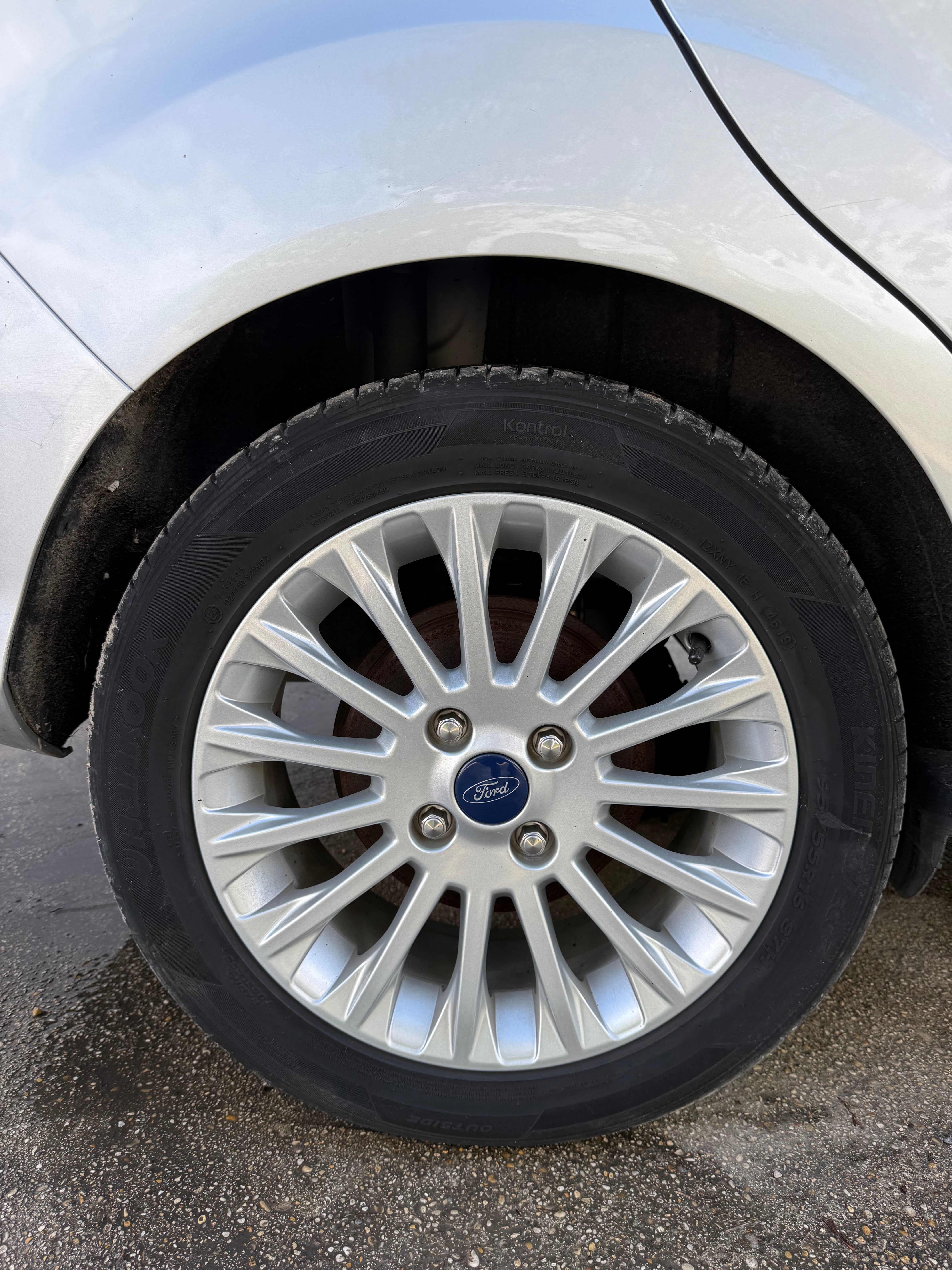Ford B-max 1.5 TDCI 75CH Ford B-max 1.5 TDCI 75CH