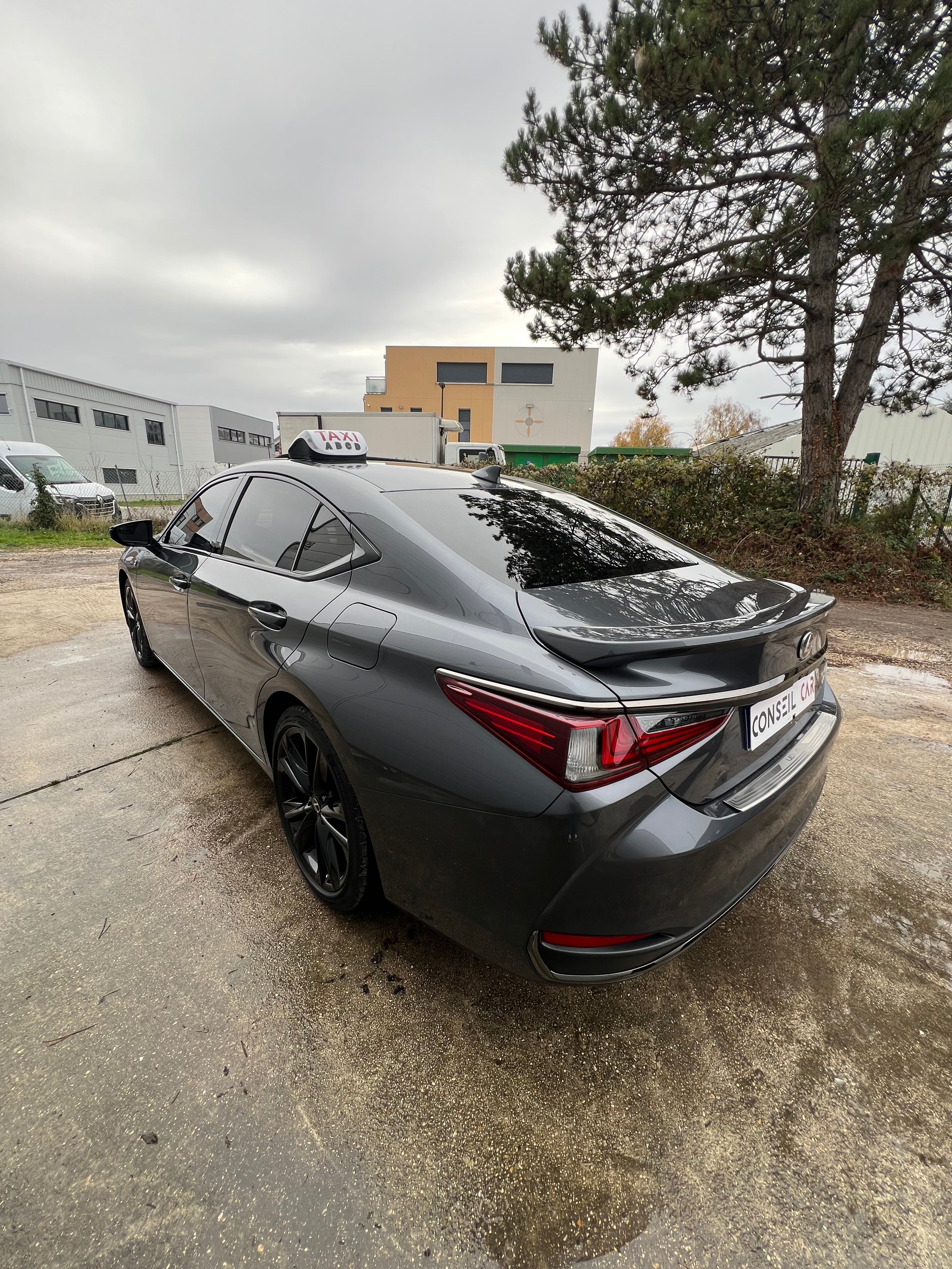 Lexus ES300H 178cv F-Sport Hybride non-rechargeable Lexus ES300H 178cv F-Sport Hybride non-rechargeable