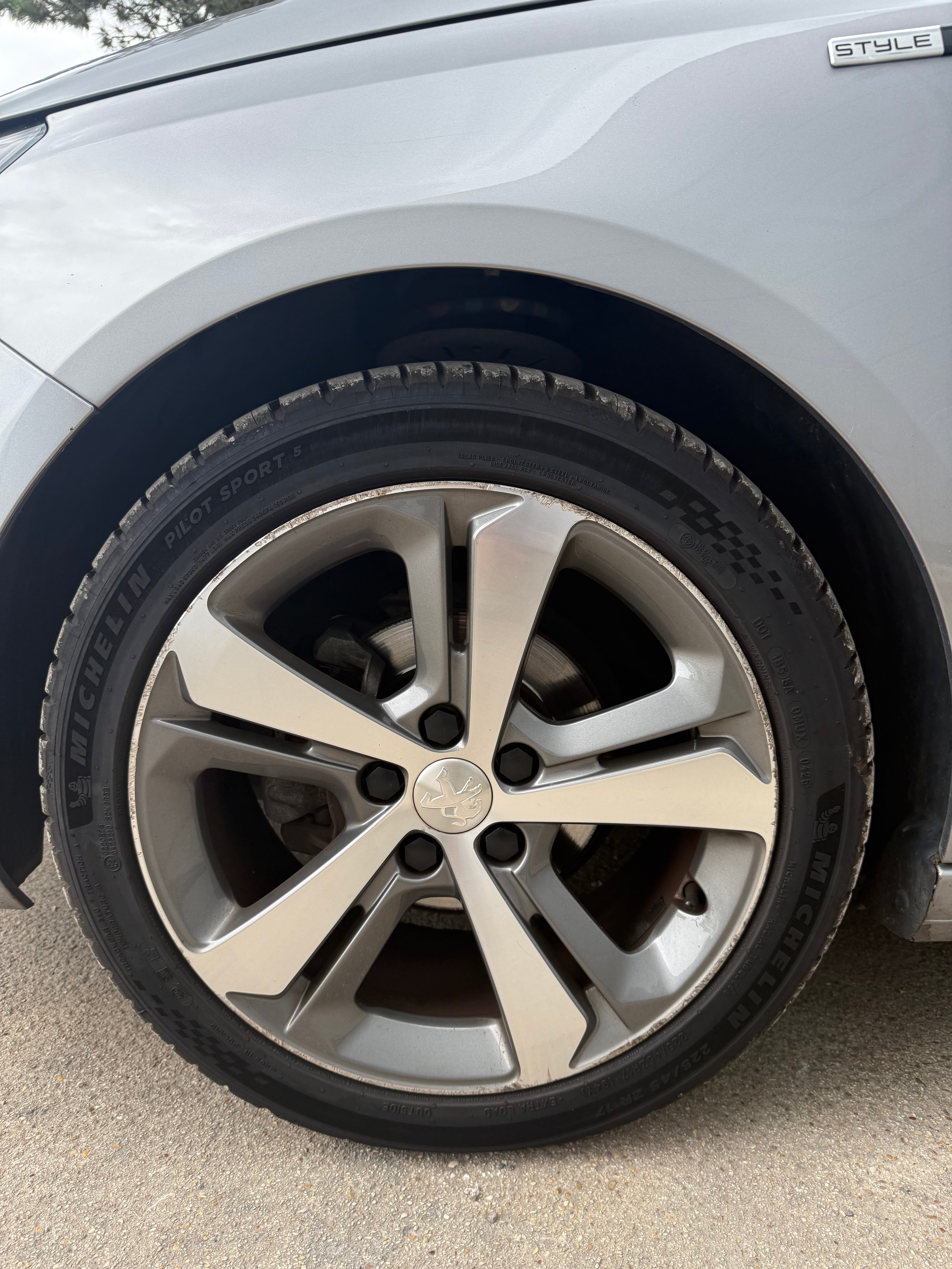 Peugeot 308 GENERATION-II 1.2 PURETECH 110 STYLE Peugeot 308 GENERATION-II 1.2 PURETECH 110 STYLE