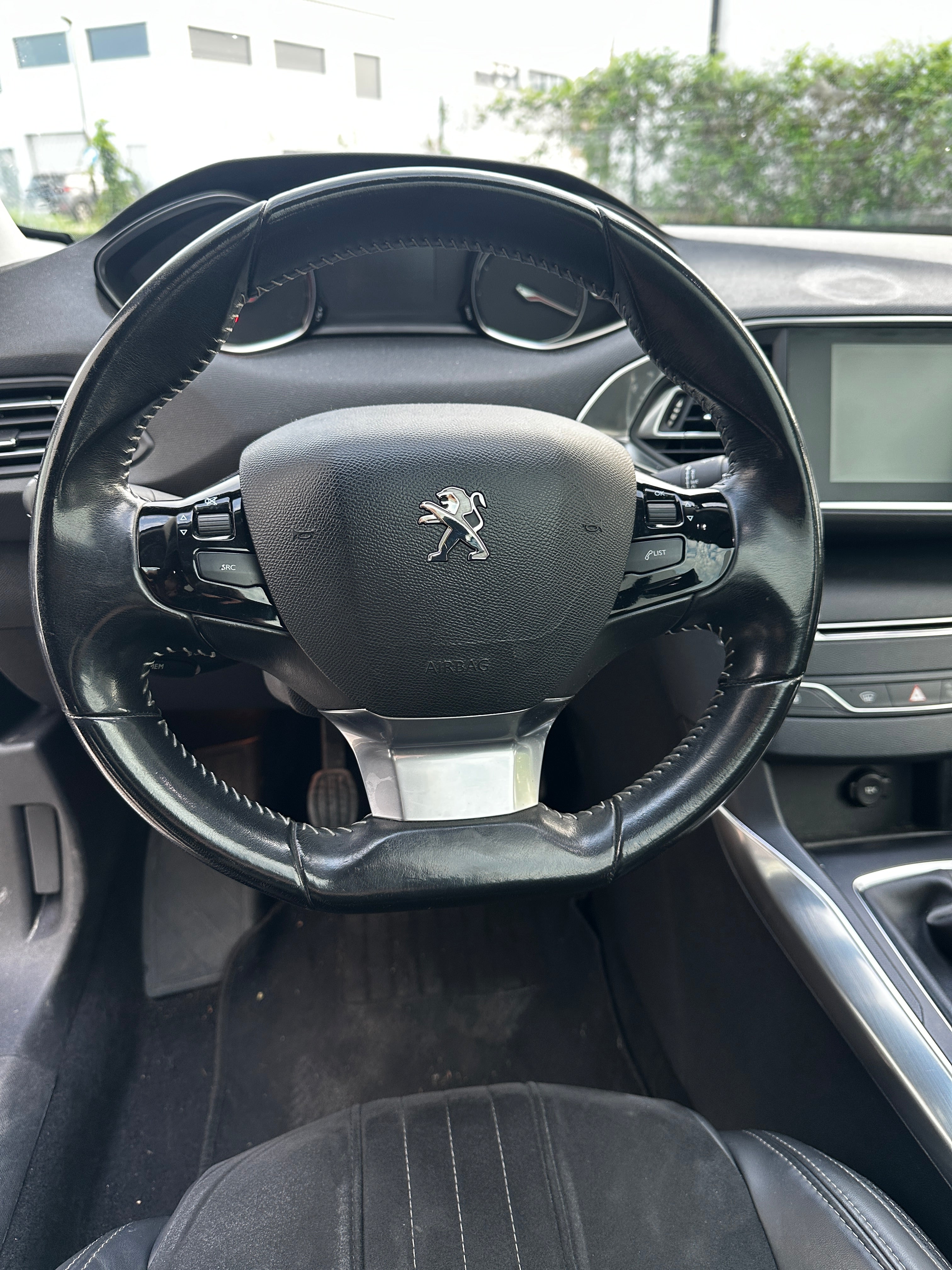 Peugeot 308 1.6 THP Féline 156cv Peugeot 308 1.6 THP Féline 156cv