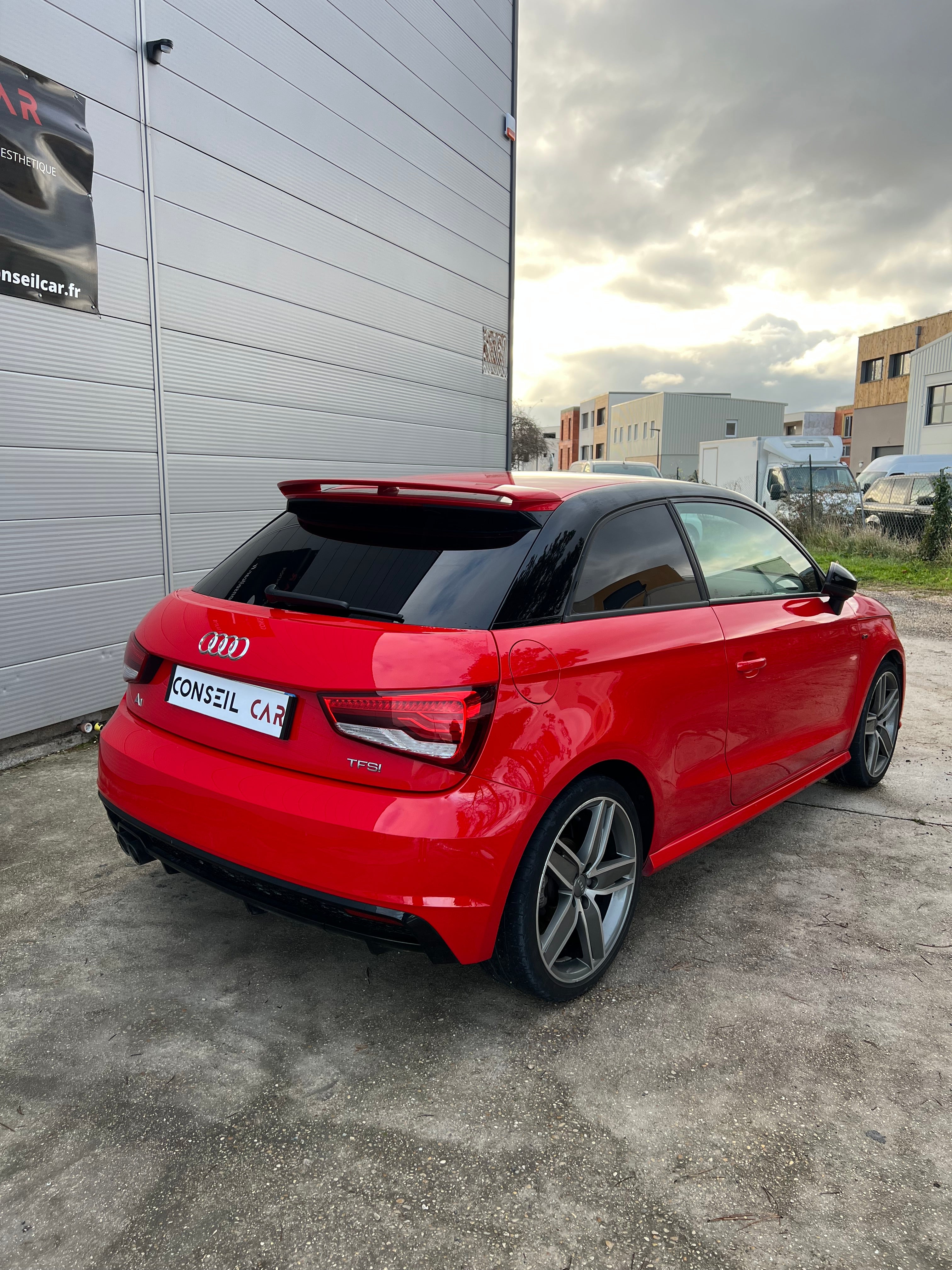 Audi A1 S-Line 1.8 TFSI 192 S-tronic Audi A1 S-Line 1.8 TFSI 192 S-tronic