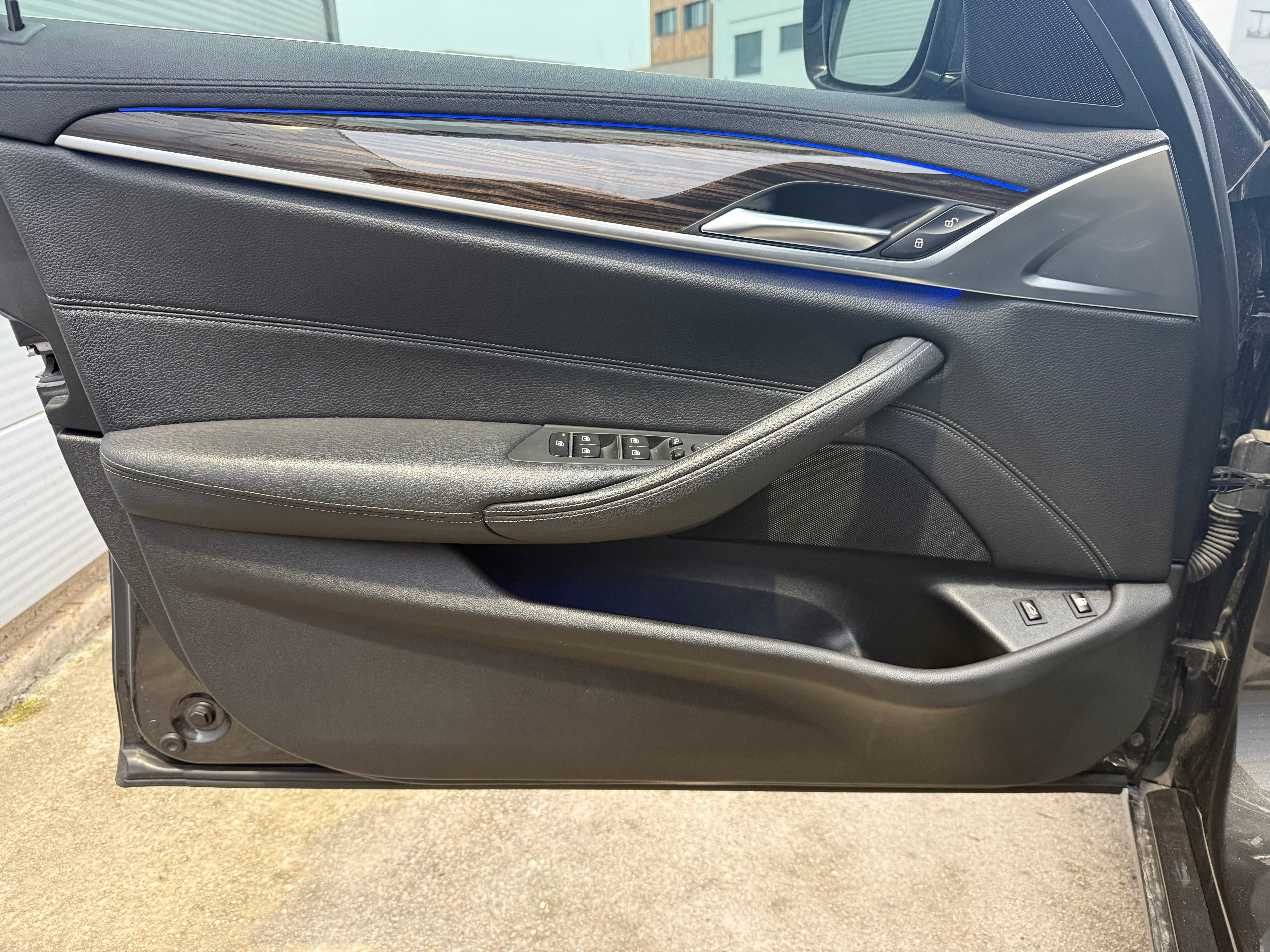 BMW Série 5 G30 530e Steptronic8 252ch BMW Série 5 G30 530e Steptronic8 252ch