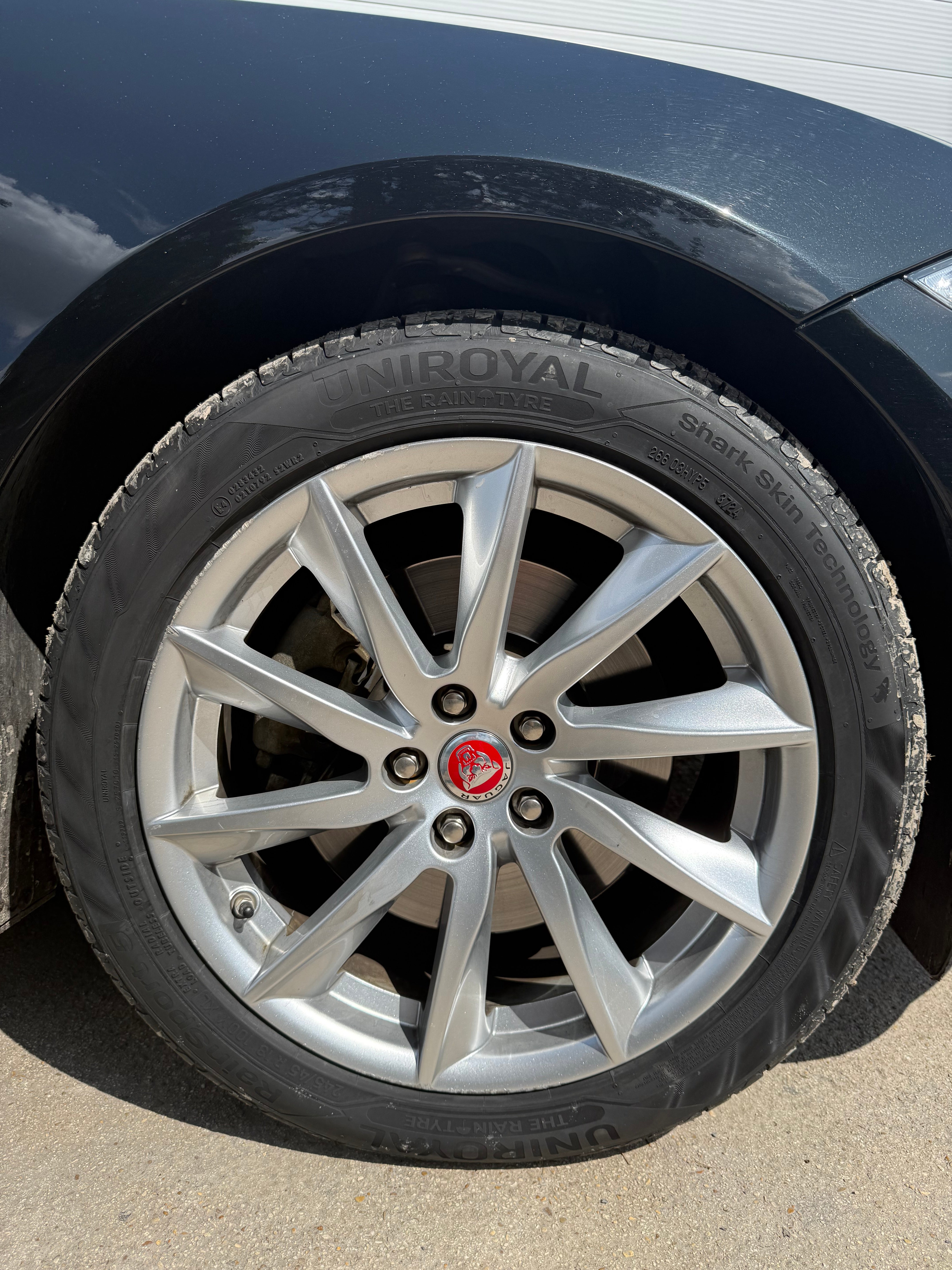 Jaguar XF 2.2D 200 LUXE PREMIUM Jaguar XF 2.2D 200 LUXE PREMIUM