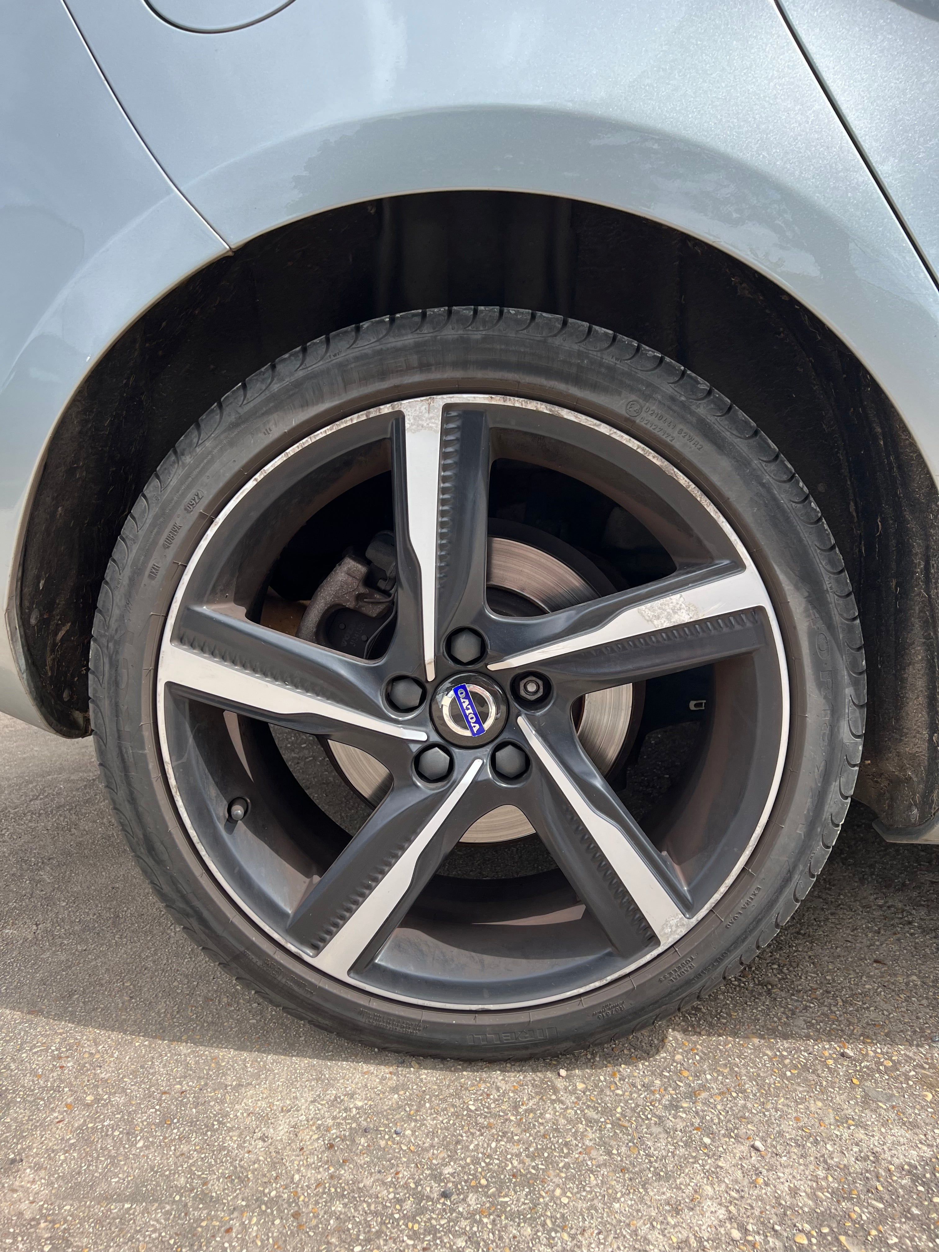 Volvo V40 150ch Geartronic 6 R-Design Volvo V40 150ch Geartronic 6 R-Design