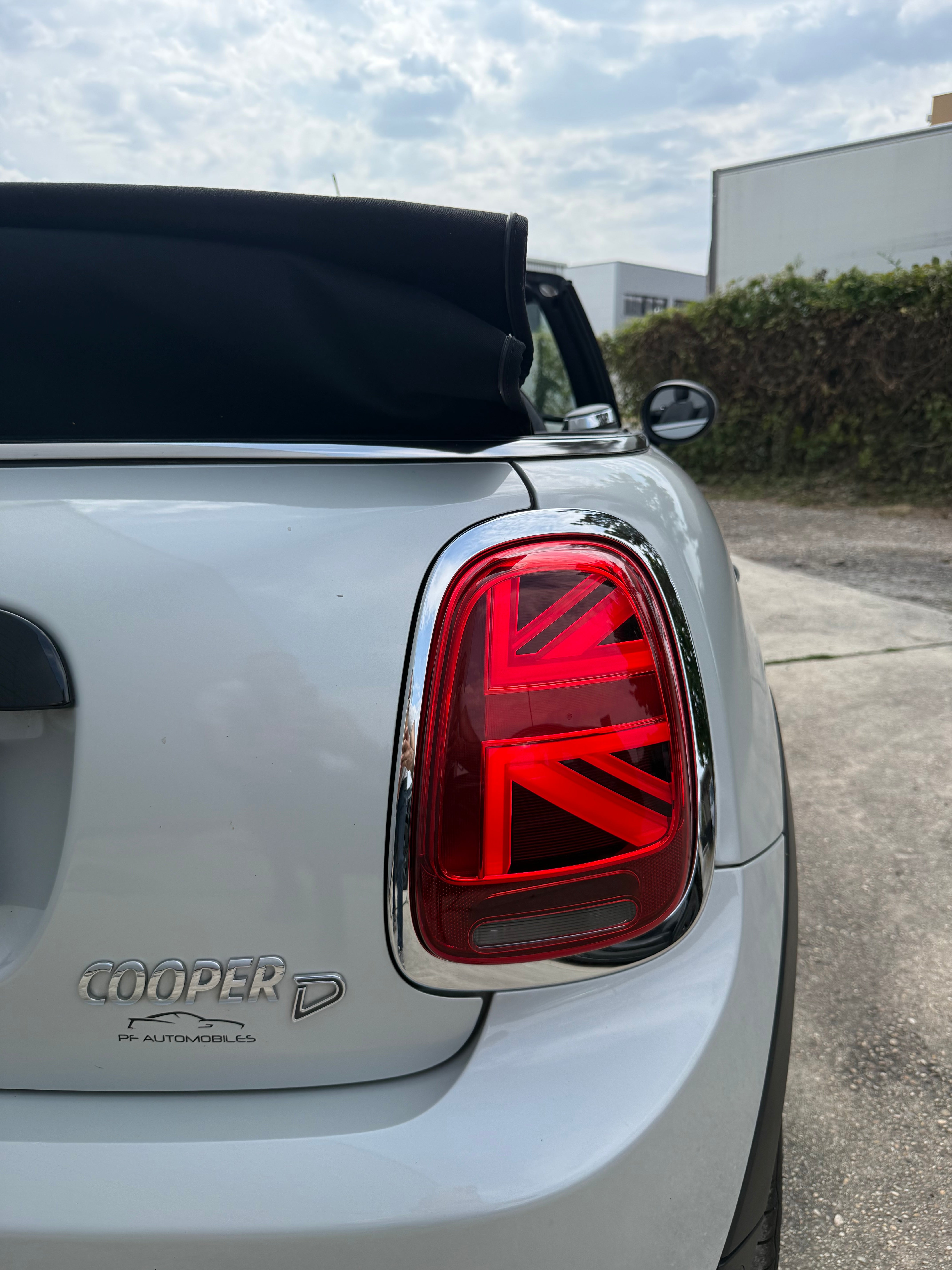 Mini Cooper Cabriolet 1.5 D 115cv BVA HEDDON STREET Mini Cooper Cabriolet 1.5 D 115cv BVA HEDDON STREET