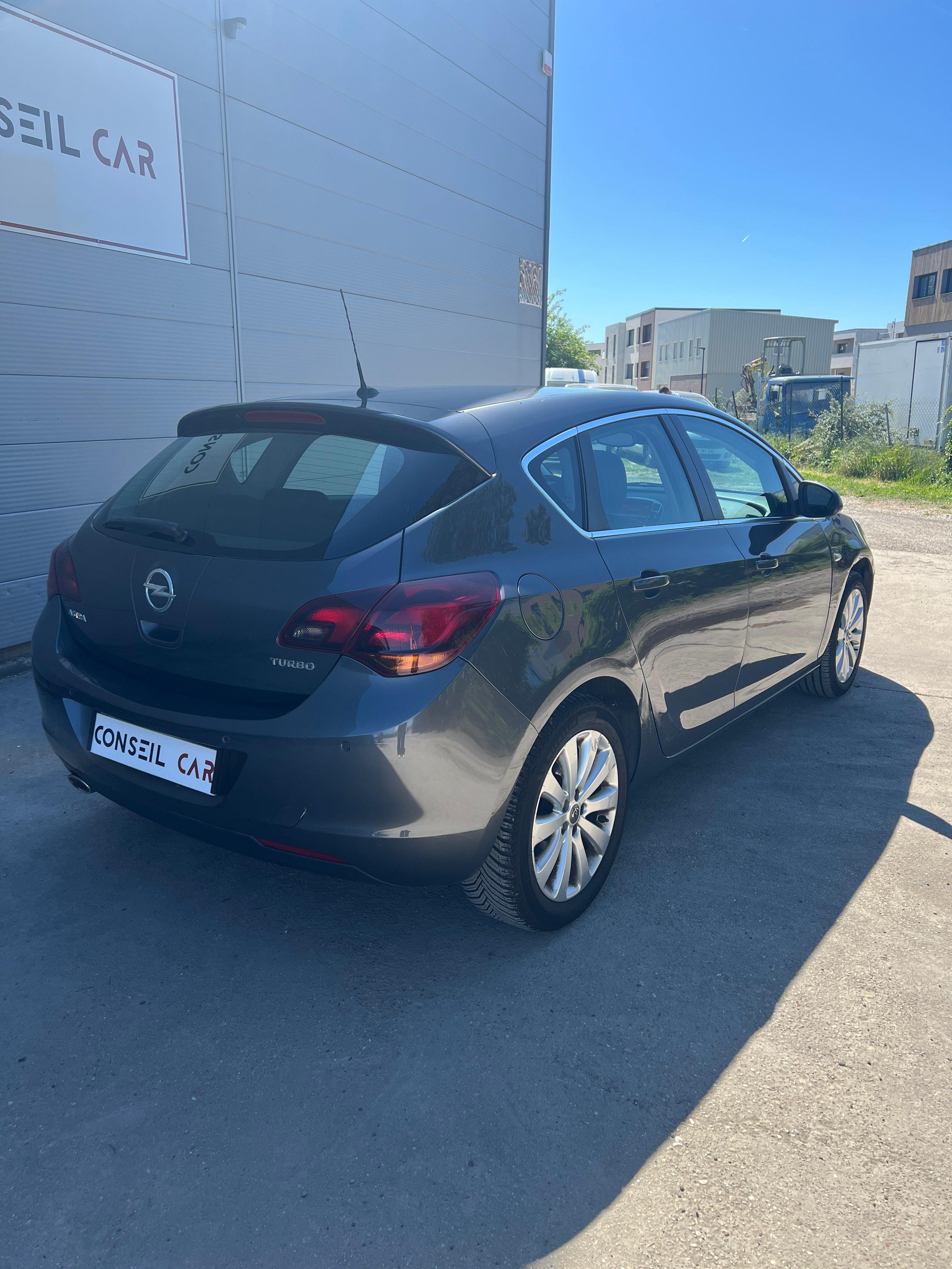 Opel Astra 1.4 Turbo 140cv COSMO Opel Astra 1.4 Turbo 140cv COSMO