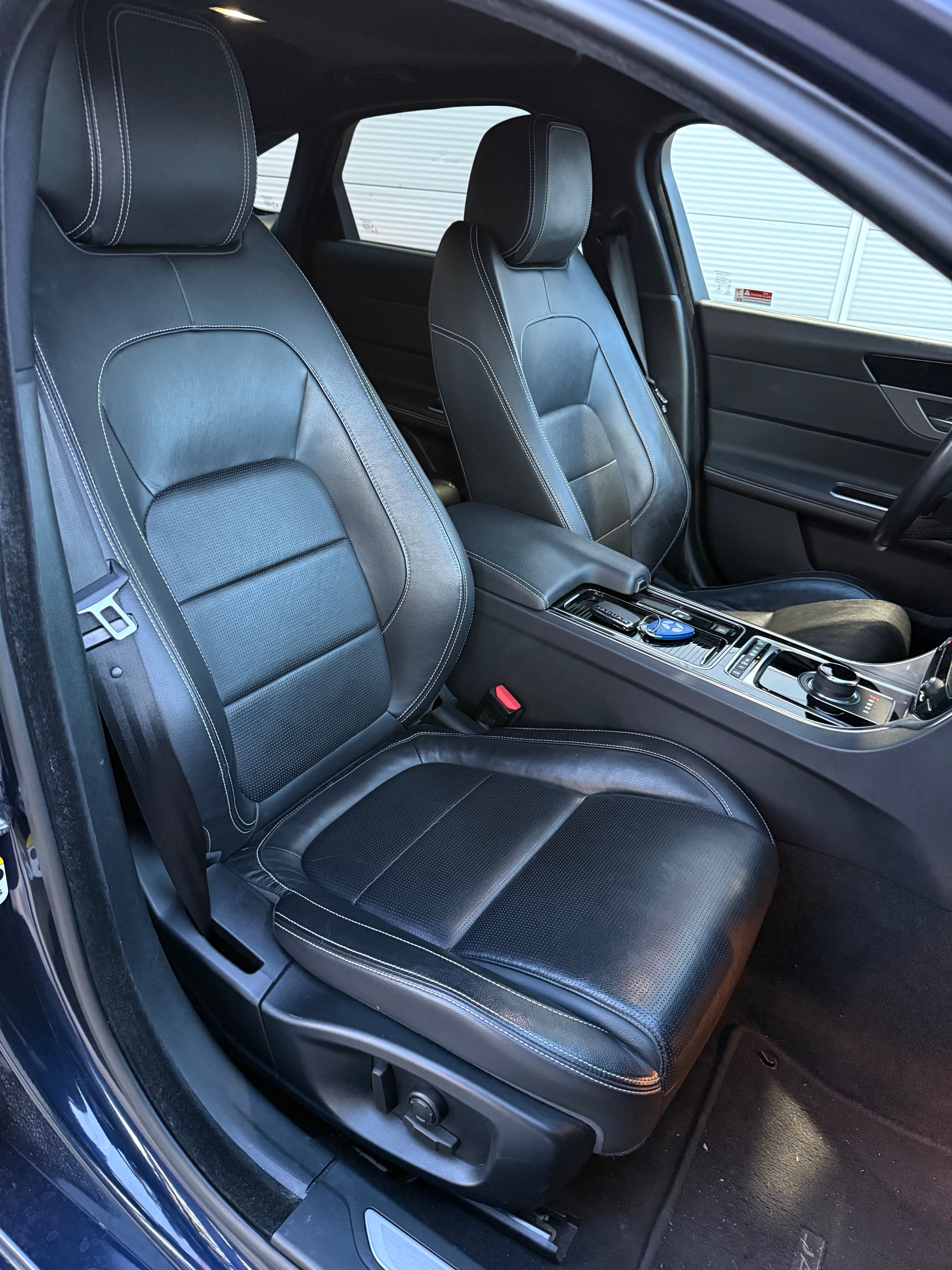 Jaguar XF X260 2.0 D 163 cv Jaguar XF X260 2.0 D 163 cv