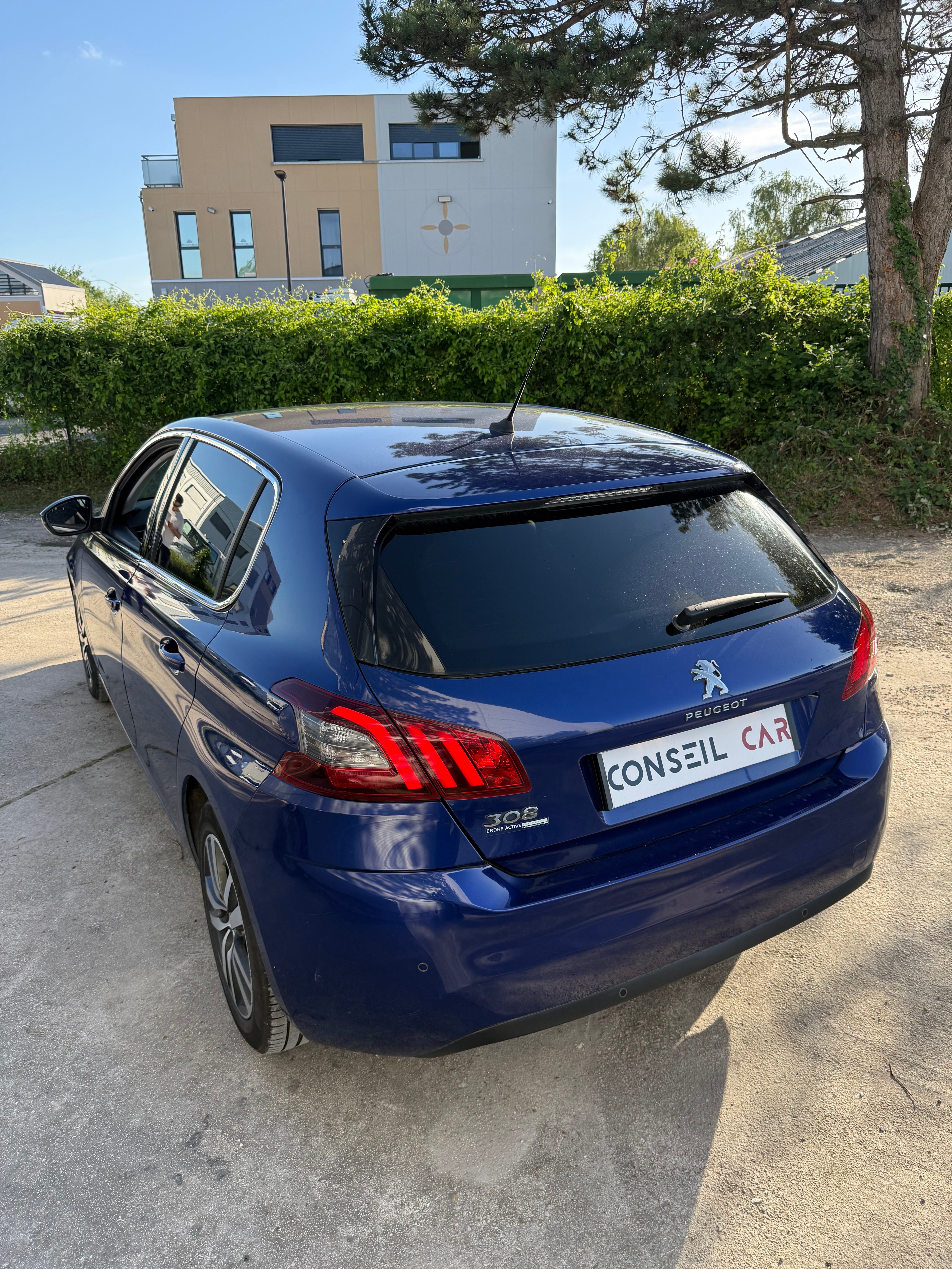 Peugeot 308 GENERATION-II 1.5 BLUEHDI 130cv ALLURE BUSINESS Peugeot 308 GENERATION-II 1.5 BLUEHDI 130cv ALLURE BUSINESS