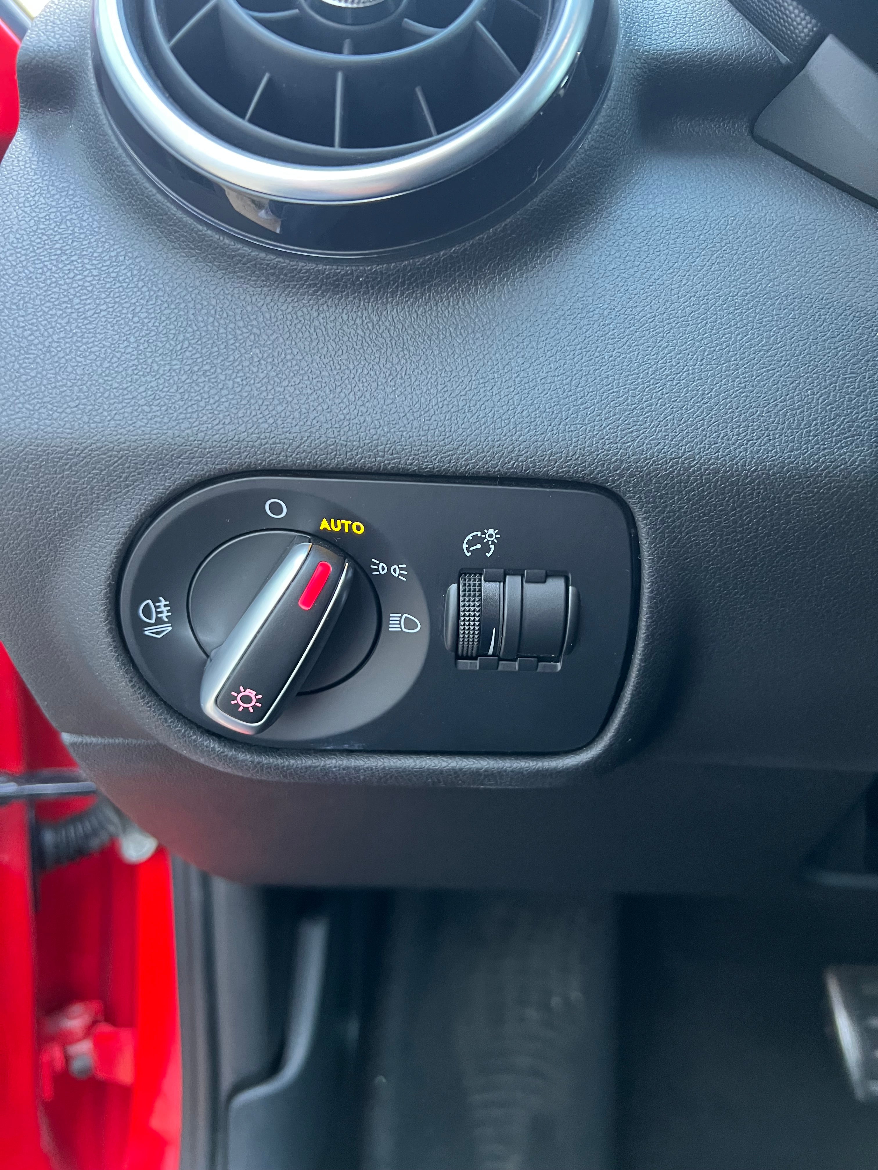 Audi A1 S-Line 1.8 TFSI 192 S-tronic Audi A1 S-Line 1.8 TFSI 192 S-tronic