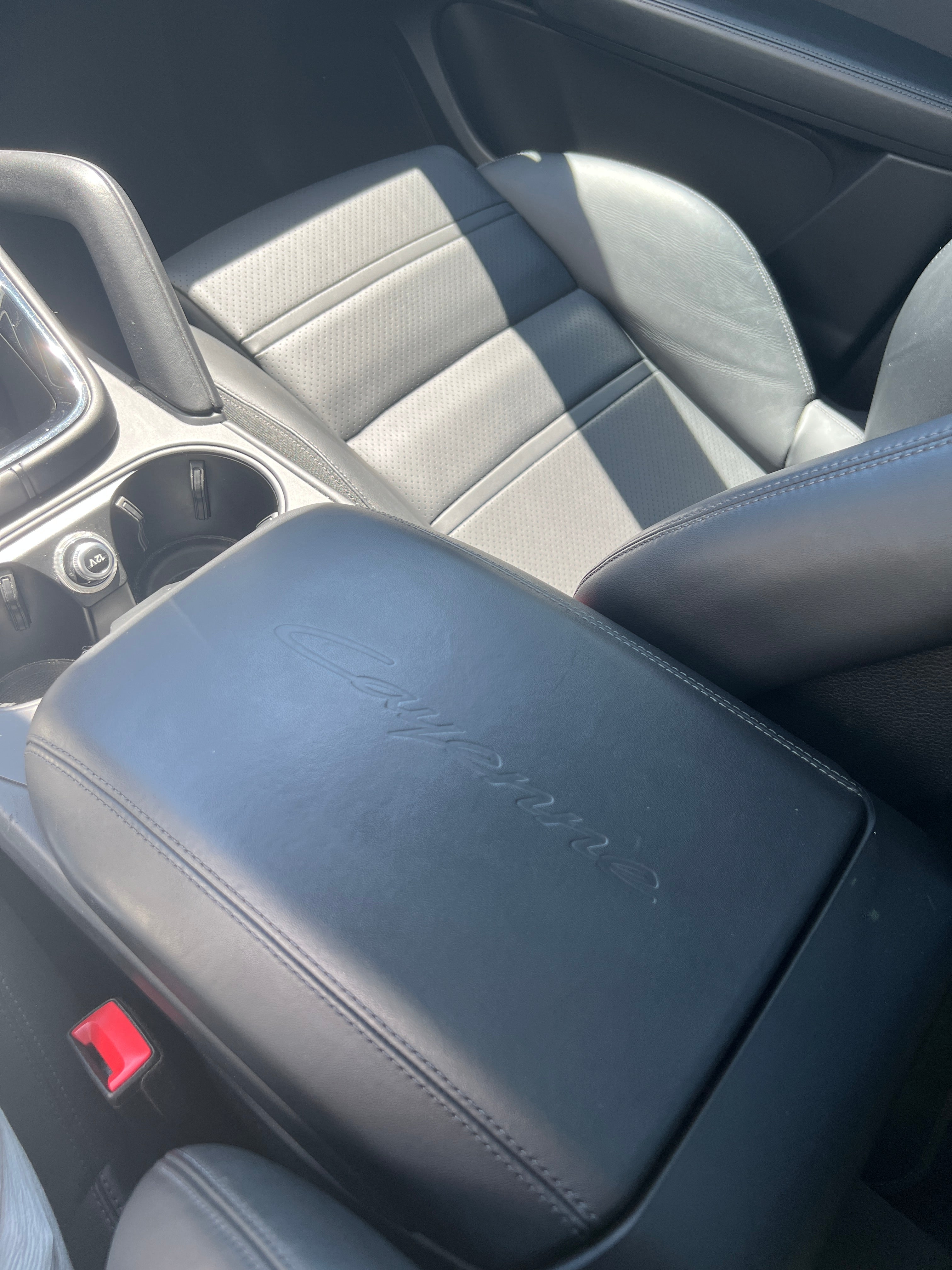 Porsche Cayenne 3.0 E-HYBRID 470H 305 PHEV 25.9KWH BVA Porsche Cayenne 3.0 E-HYBRID 470H 305 PHEV 25.9KWH BVA