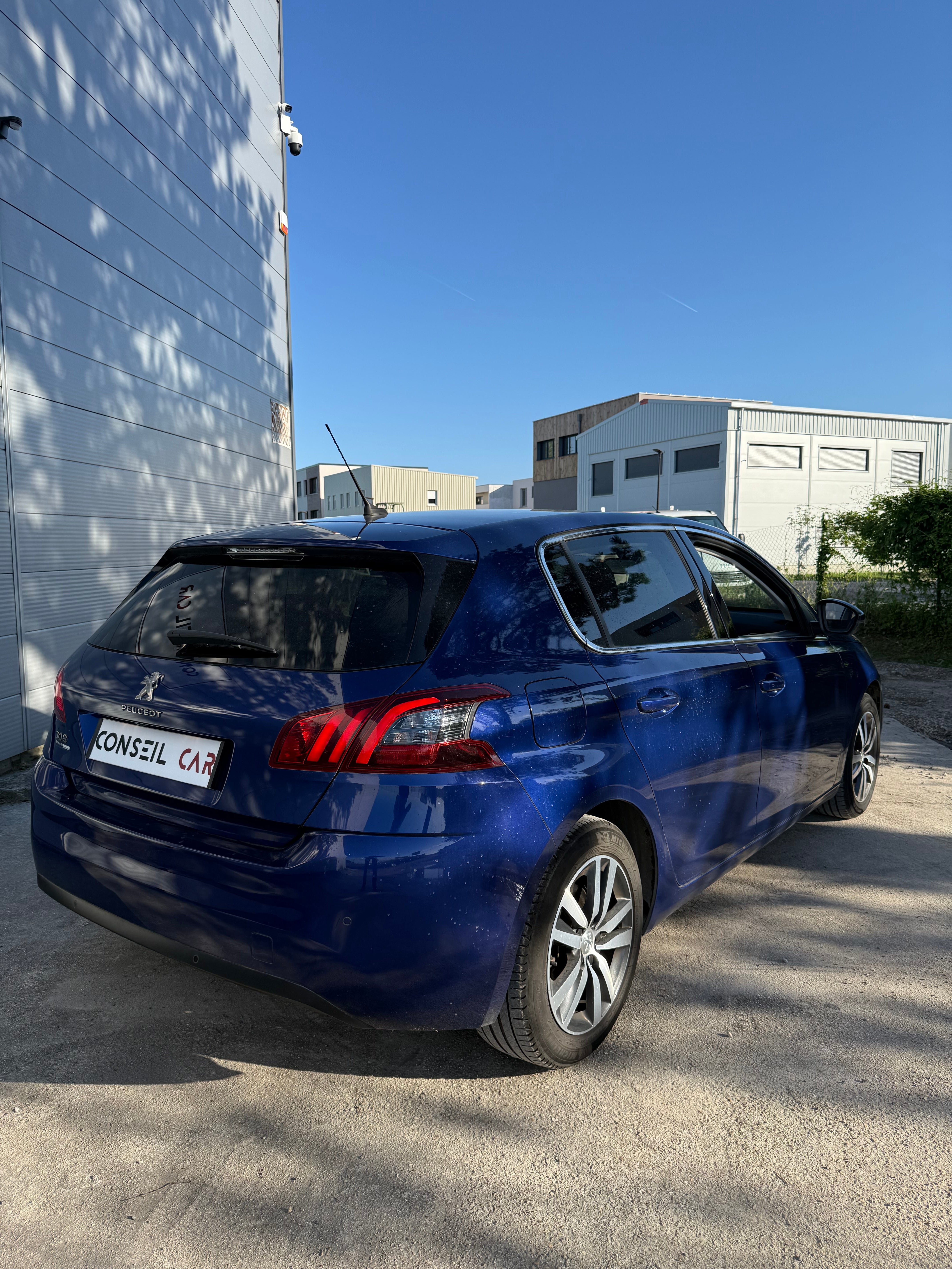 Peugeot 308 GENERATION-II 1.5 BLUEHDI 130cv ALLURE BUSINESS Peugeot 308 GENERATION-II 1.5 BLUEHDI 130cv ALLURE BUSINESS