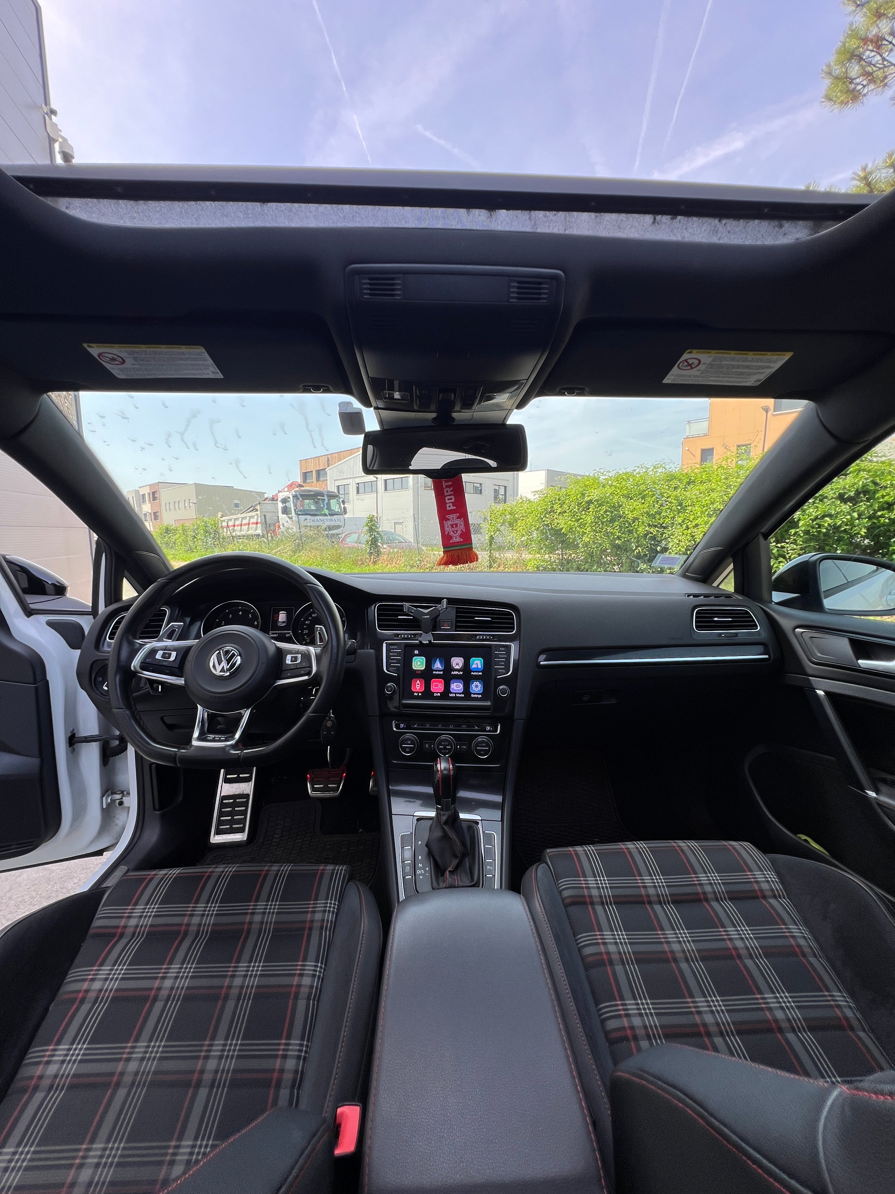 Volkswagen Golf GTI 2.0 TSI 220 BLUEMOTION Volkswagen Golf GTI 2.0 TSI 220 BLUEMOTION