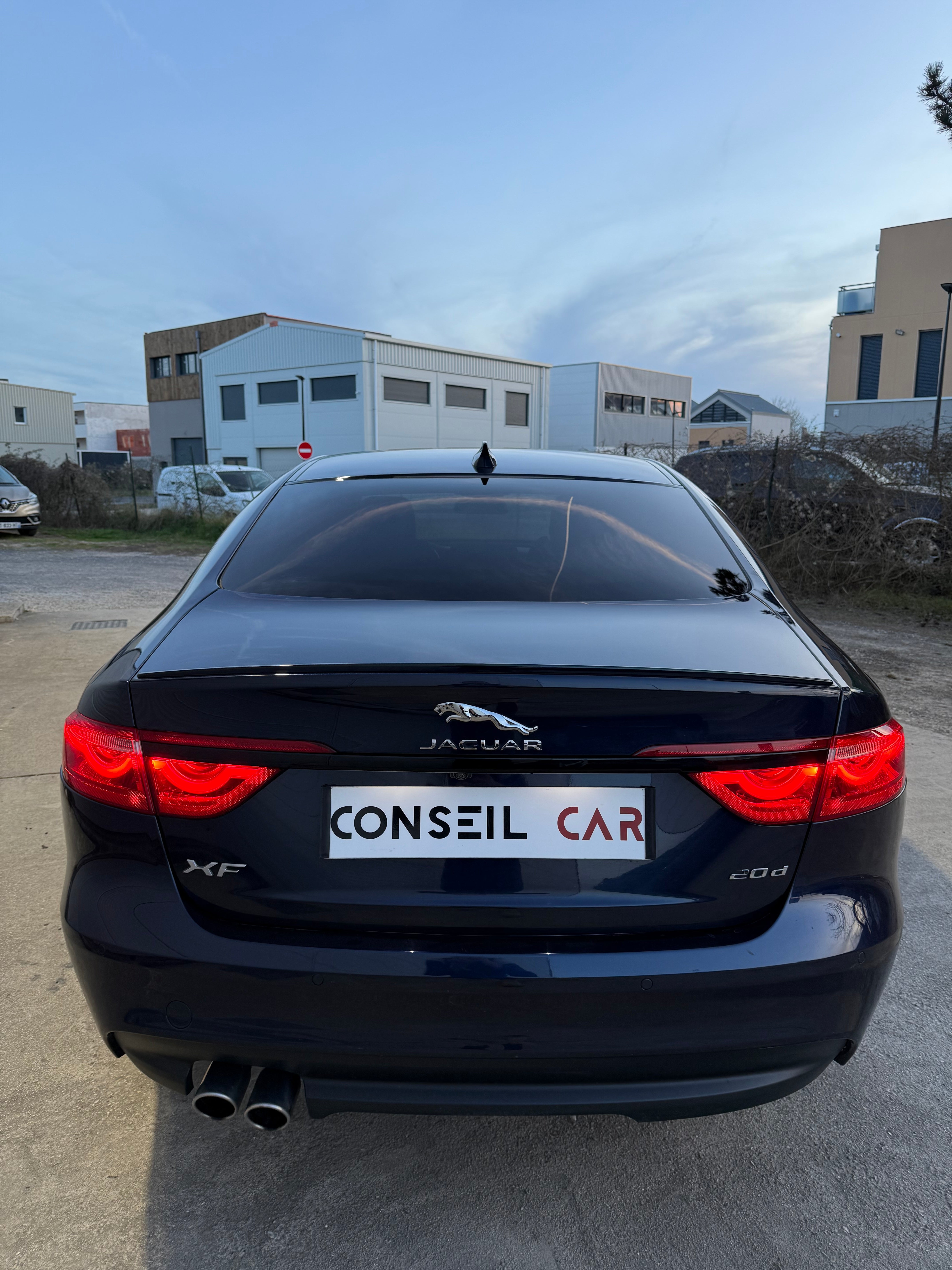 Jaguar XF X260 2.0 D 163 cv Jaguar XF X260 2.0 D 163 cv