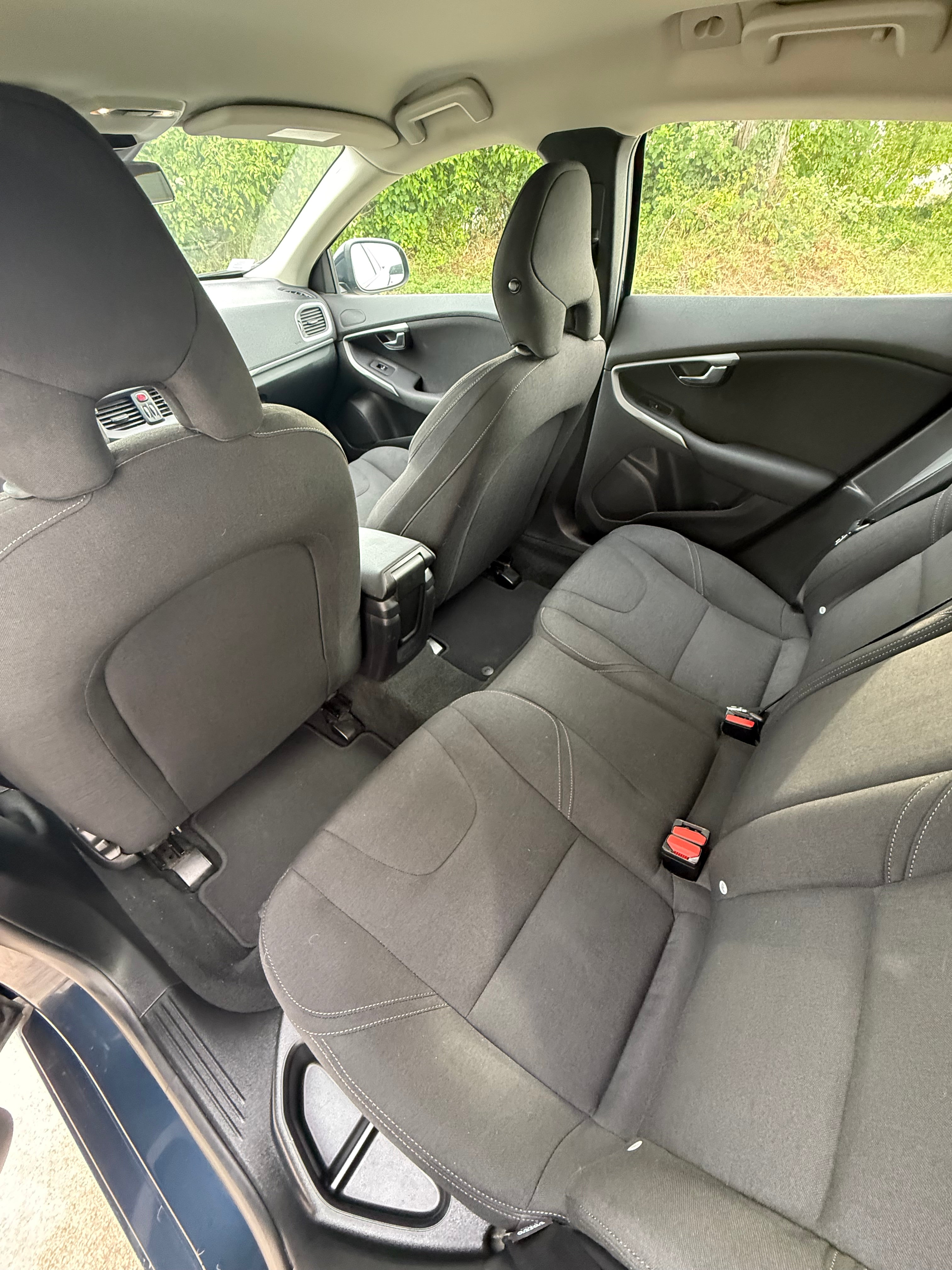 Volvo V40 1.6 D2 115 EFFEKTIV LINE KINETIC Volvo V40 1.6 D2 115 EFFEKTIV LINE KINETIC