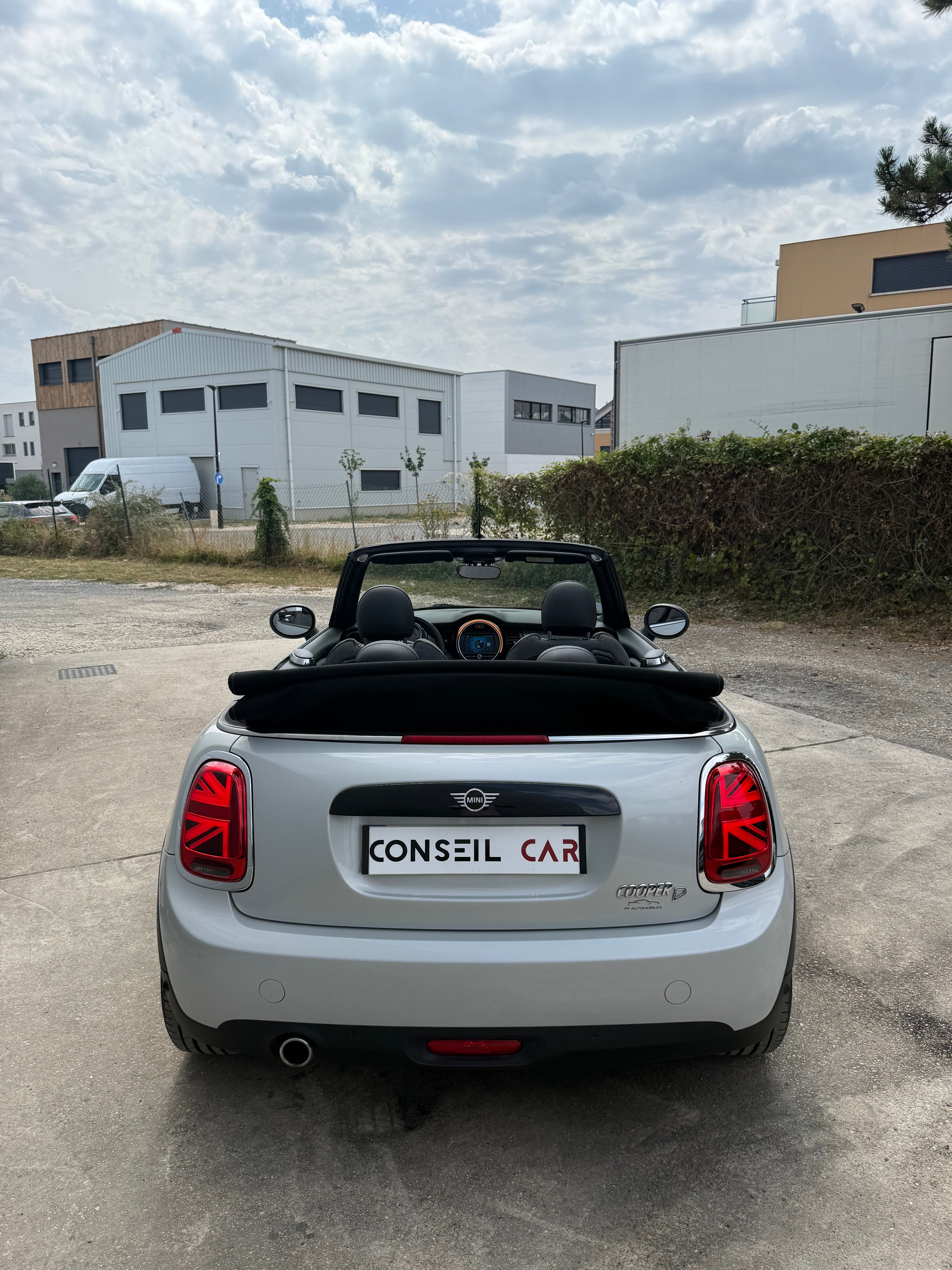 Mini Cooper Cabriolet 1.5 D 115cv BVA HEDDON STREET Mini Cooper Cabriolet 1.5 D 115cv BVA HEDDON STREET