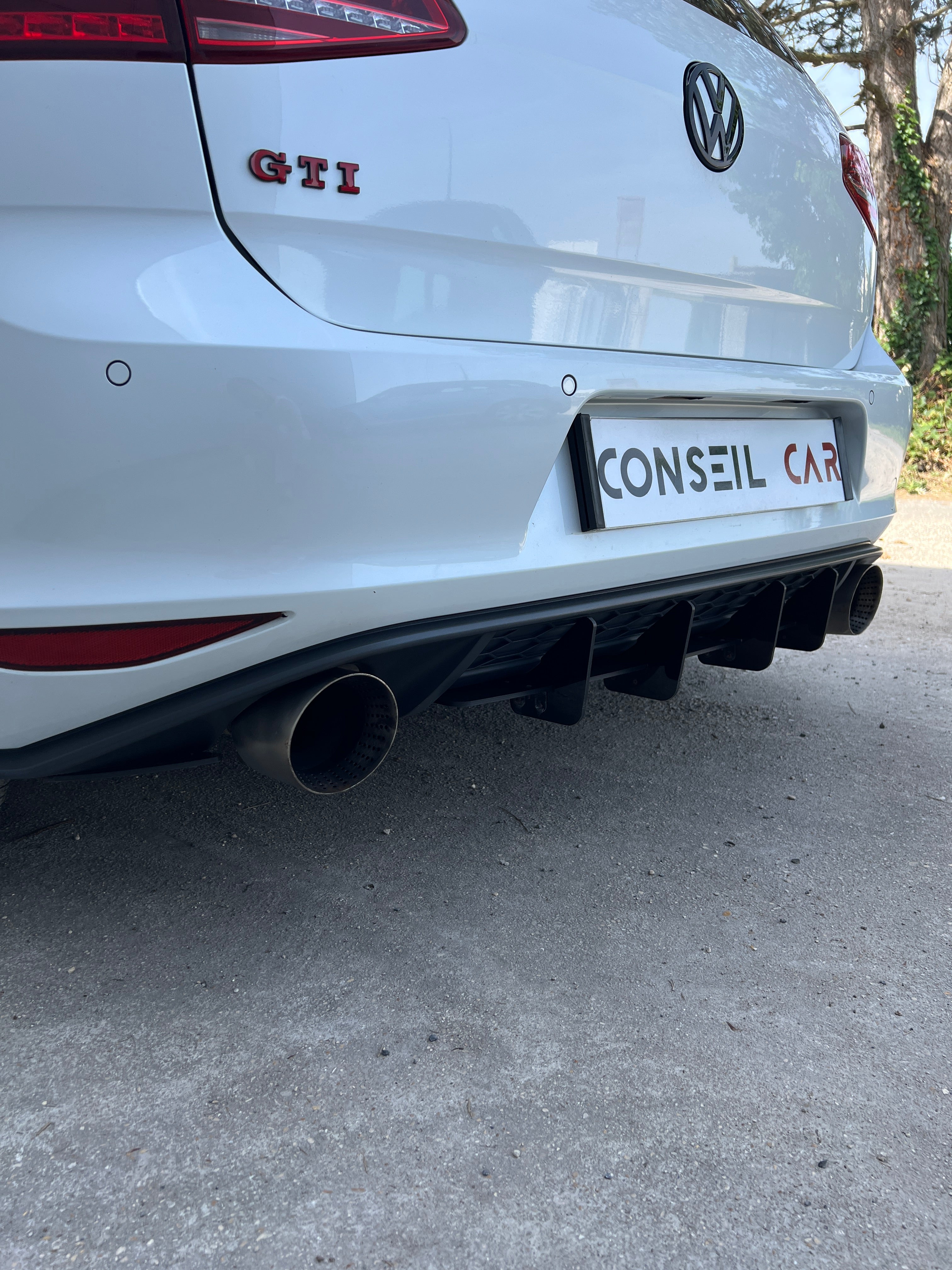 Volkswagen Golf GTI 2.0 TSI 220 BLUEMOTION Volkswagen Golf GTI 2.0 TSI 220 BLUEMOTION
