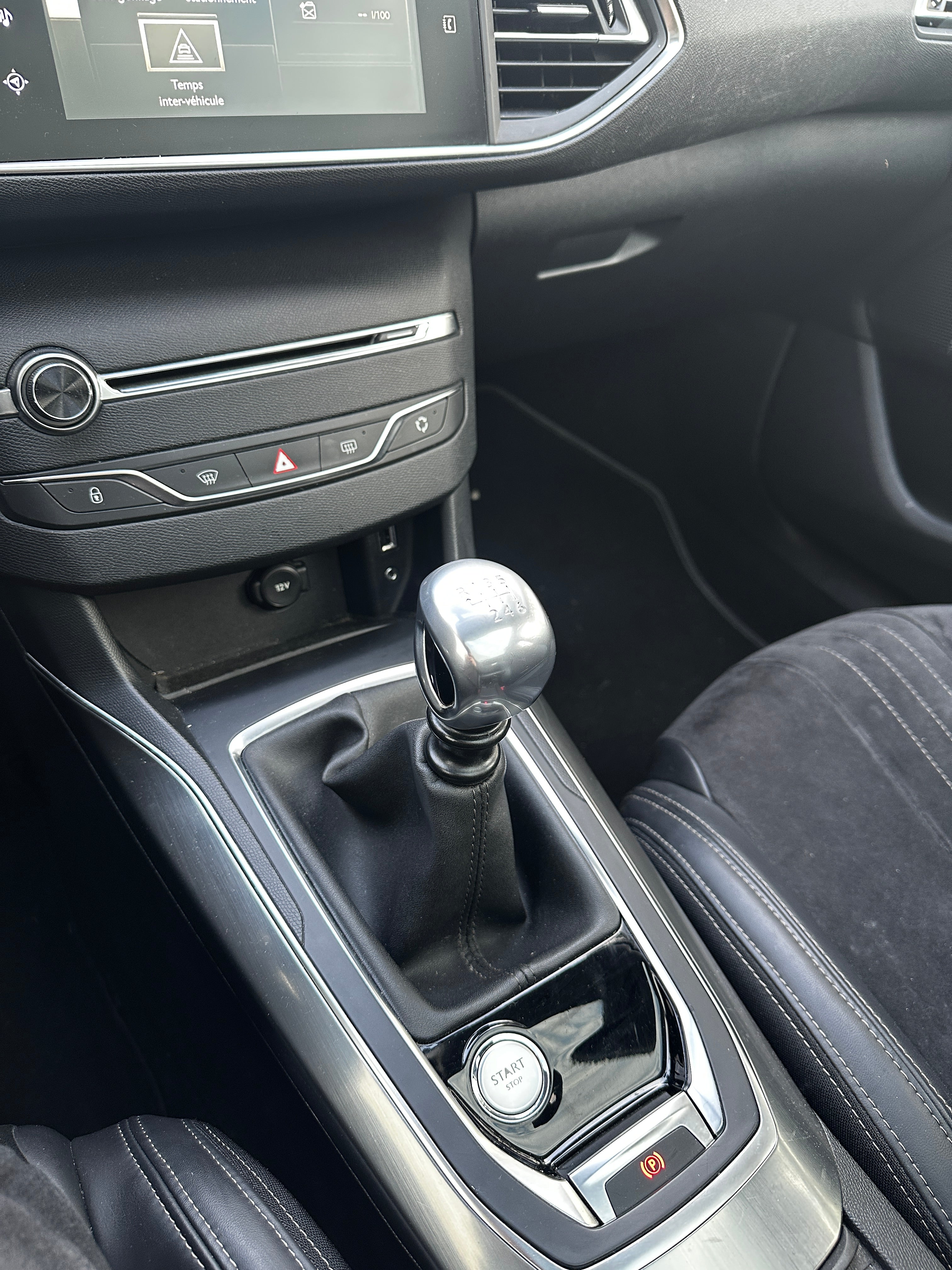 Peugeot 308 1.6 THP Féline 156cv Peugeot 308 1.6 THP Féline 156cv