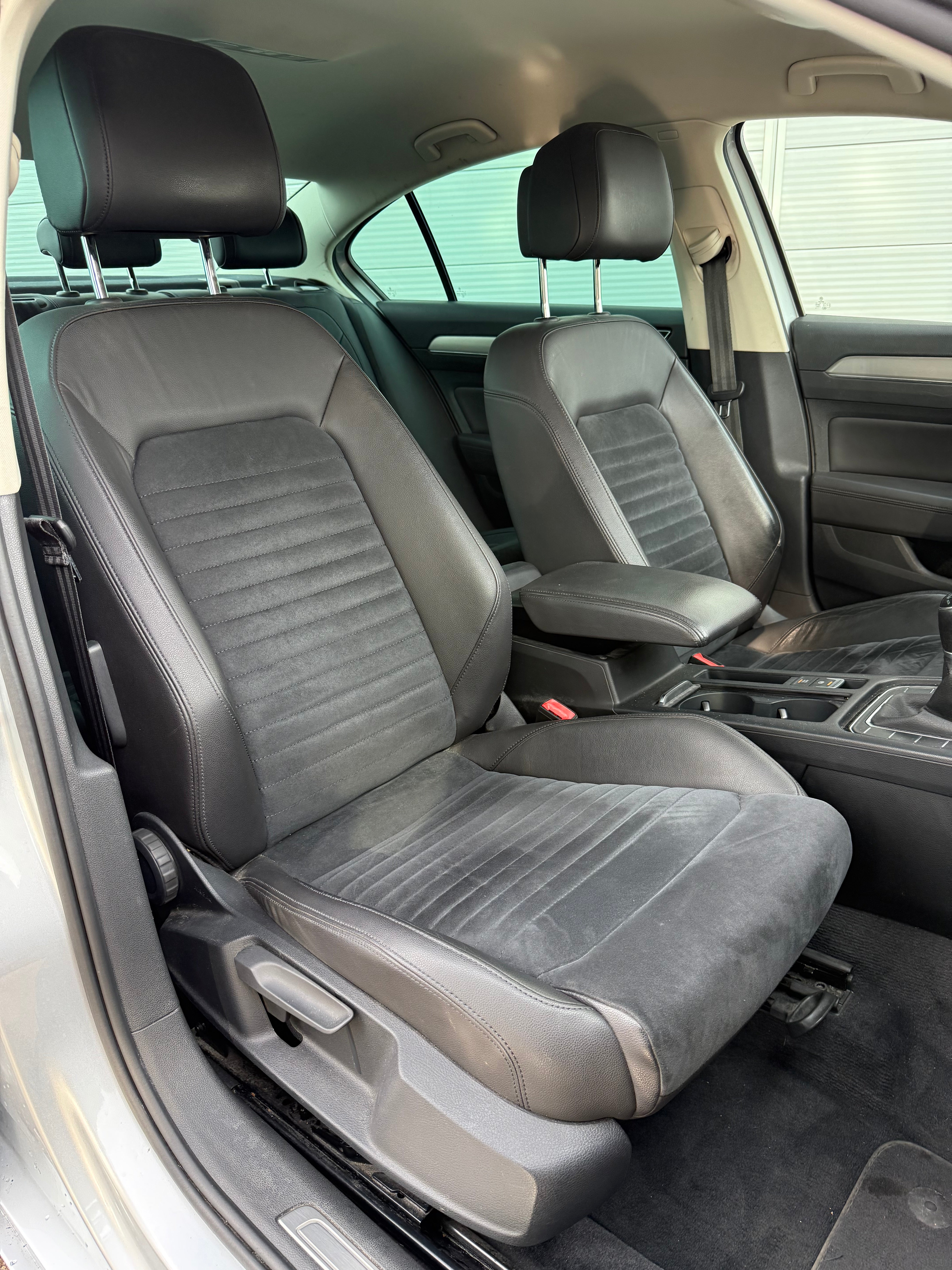 Volkswagen Passat 2.0 TDI Bluemotion 150CH Volkswagen Passat 2.0 TDI Bluemotion 150CH