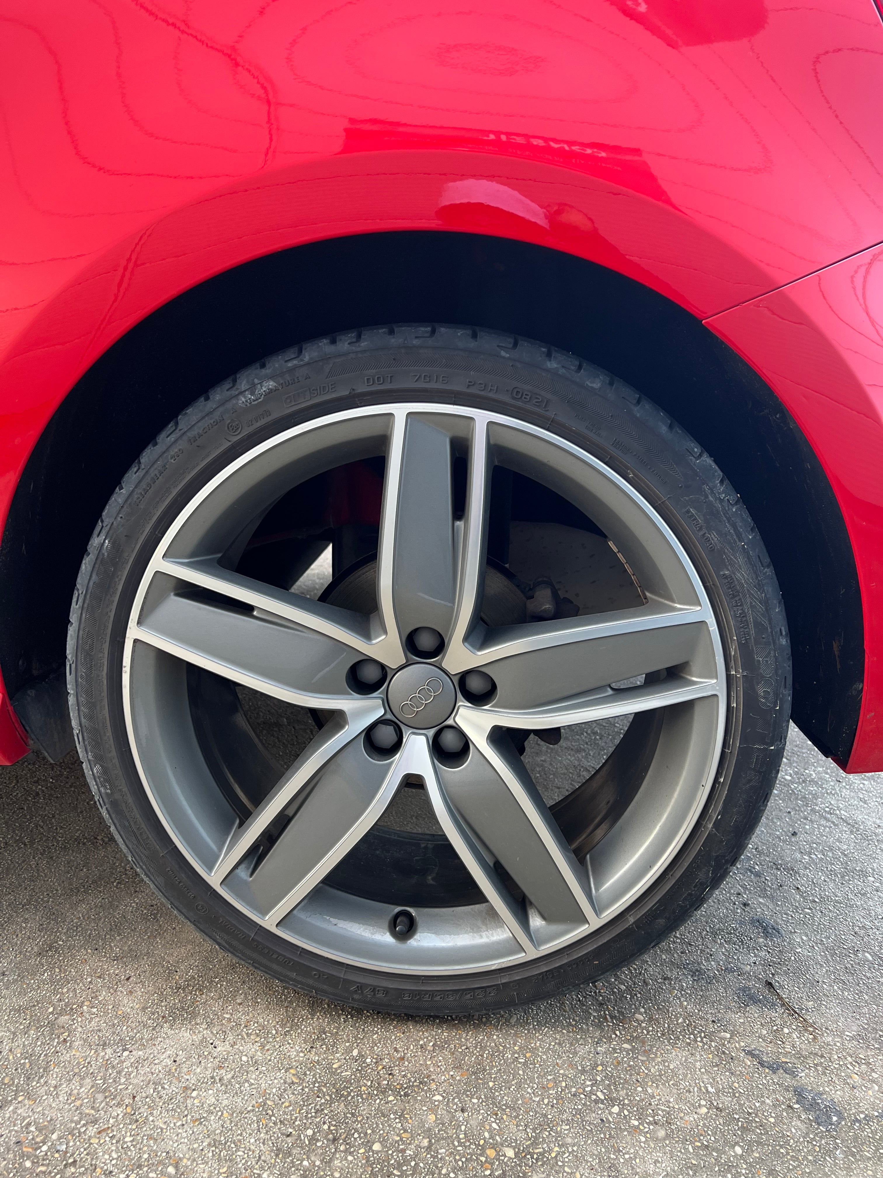 Audi A1 S-Line 1.8 TFSI 192 S-tronic Audi A1 S-Line 1.8 TFSI 192 S-tronic