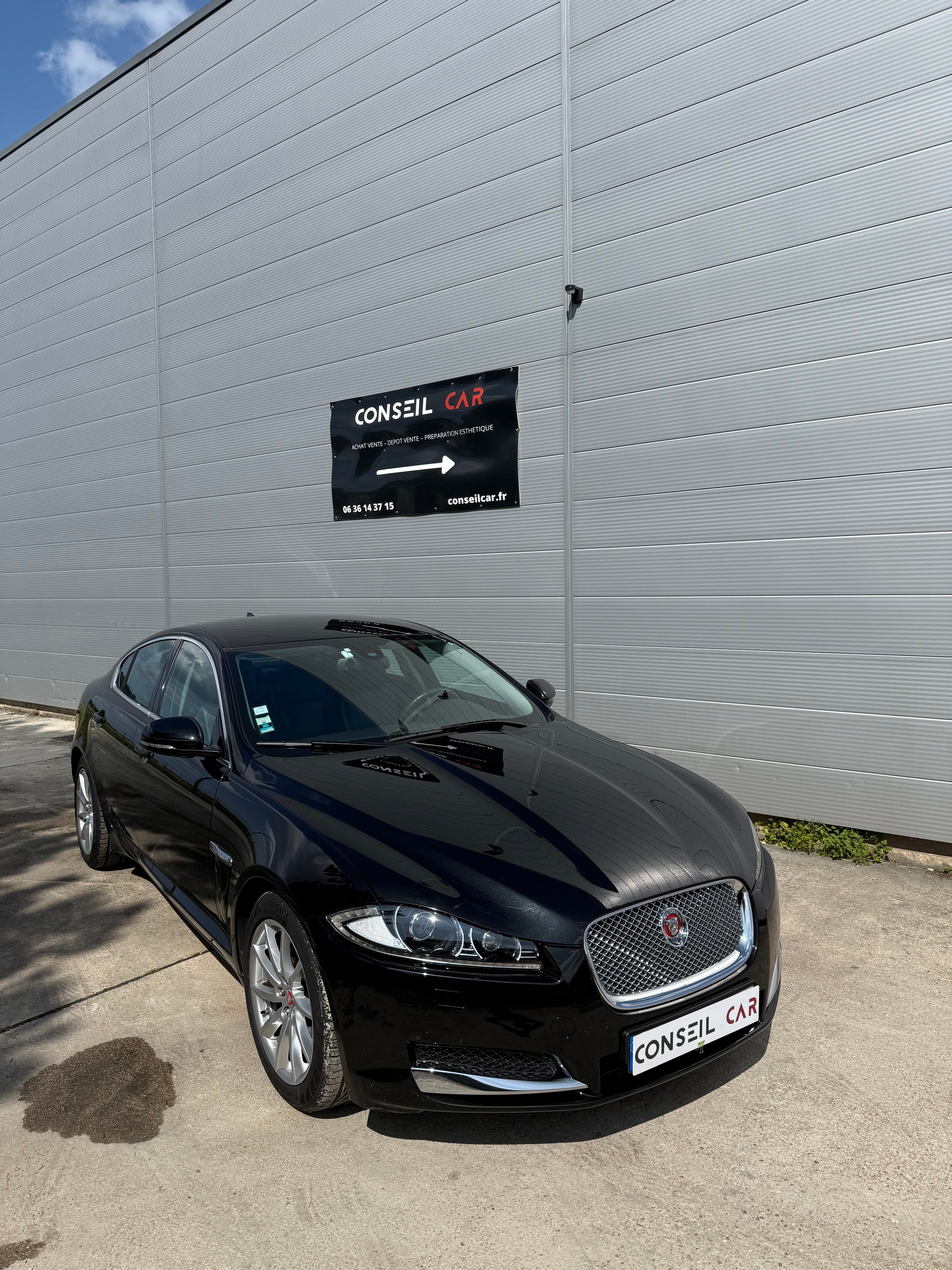 Jaguar XF 2.2D 200 LUXE PREMIUM Jaguar XF 2.2D 200 LUXE PREMIUM
