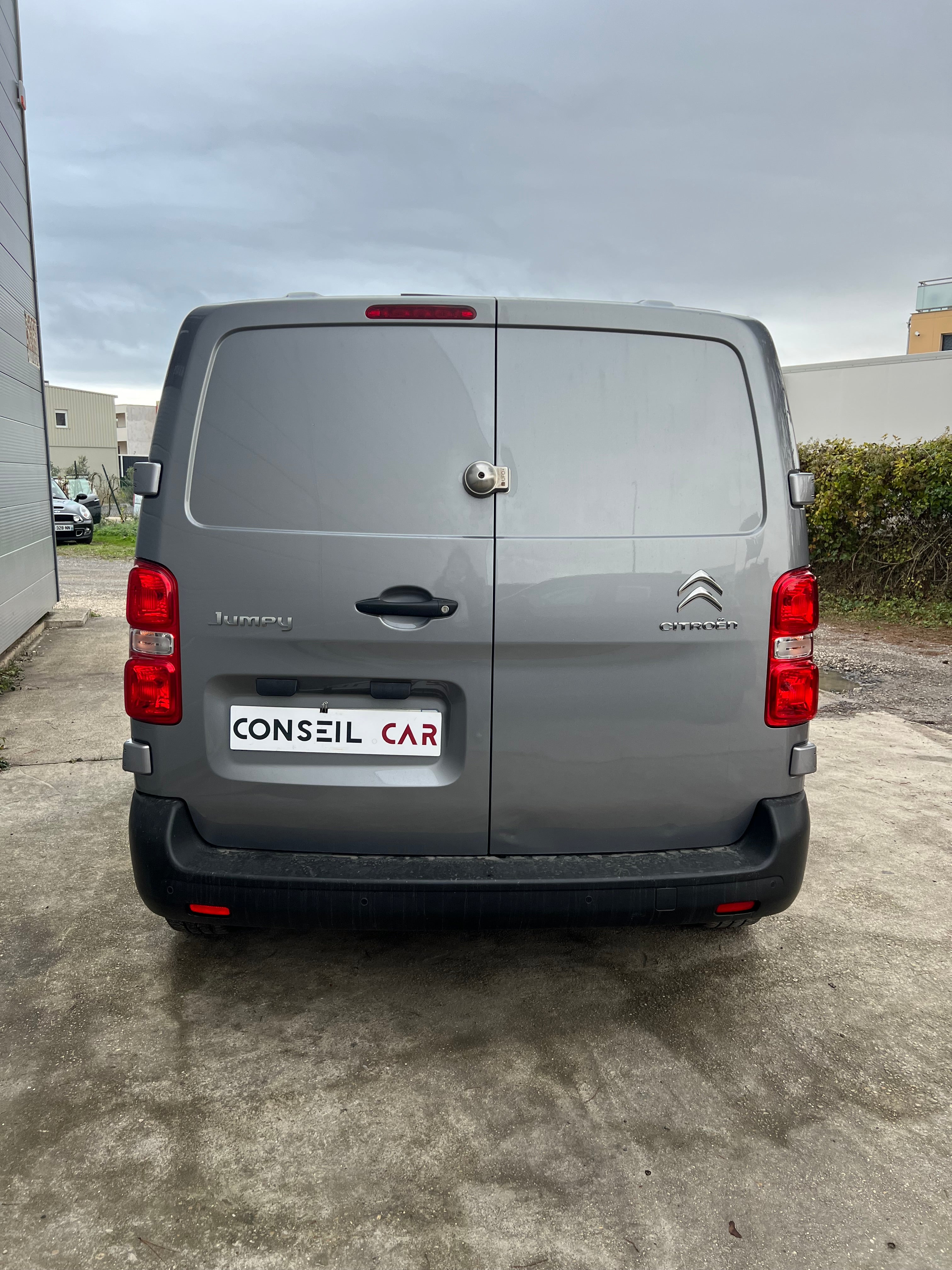 Citroën Jumpy III VUL M 1.5 BlueHDi Fourgon moyen 102 cv Citroën Jumpy III VUL M 1.5 BlueHDi Fourgon moyen 102 cv