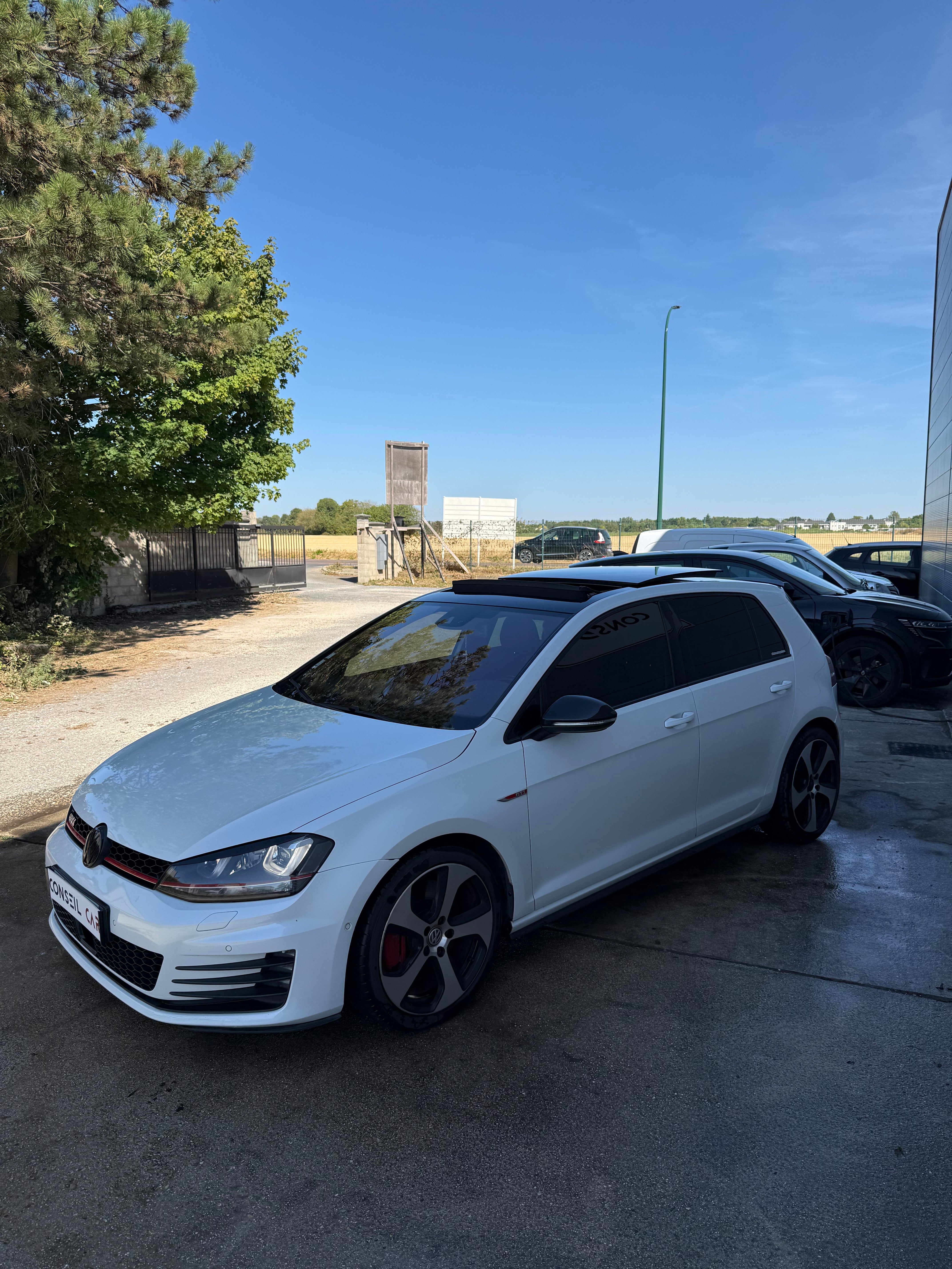Volkswagen Golf 7 GTI 2.0 TSI DSG6 230ch Performance Volkswagen Golf 7 GTI 2.0 TSI DSG6 230ch Performance