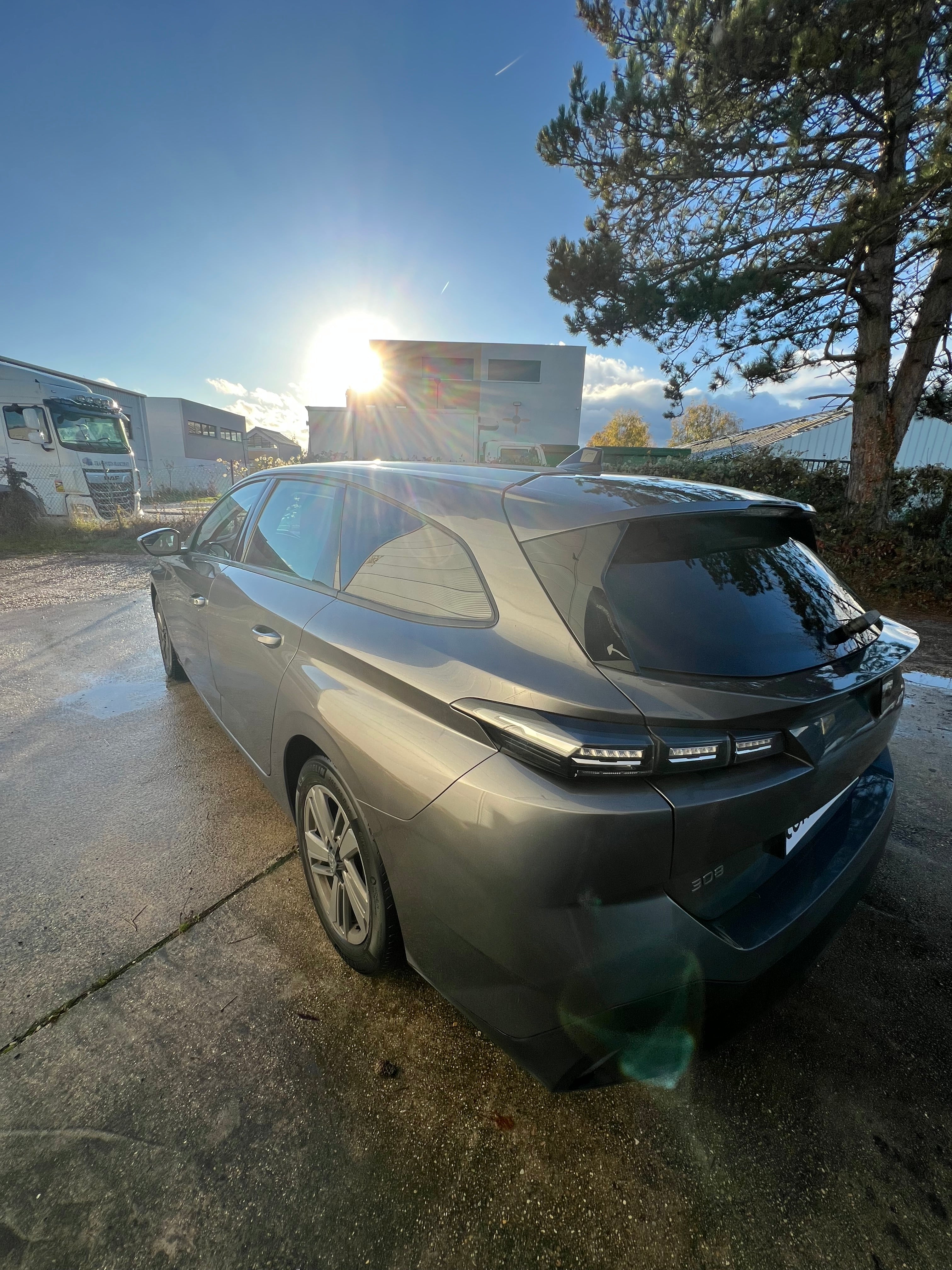 Peugeot 308 SW 1.5 BHDI 130ch EAT8 Peugeot 308 SW 1.5 BHDI 130ch EAT8