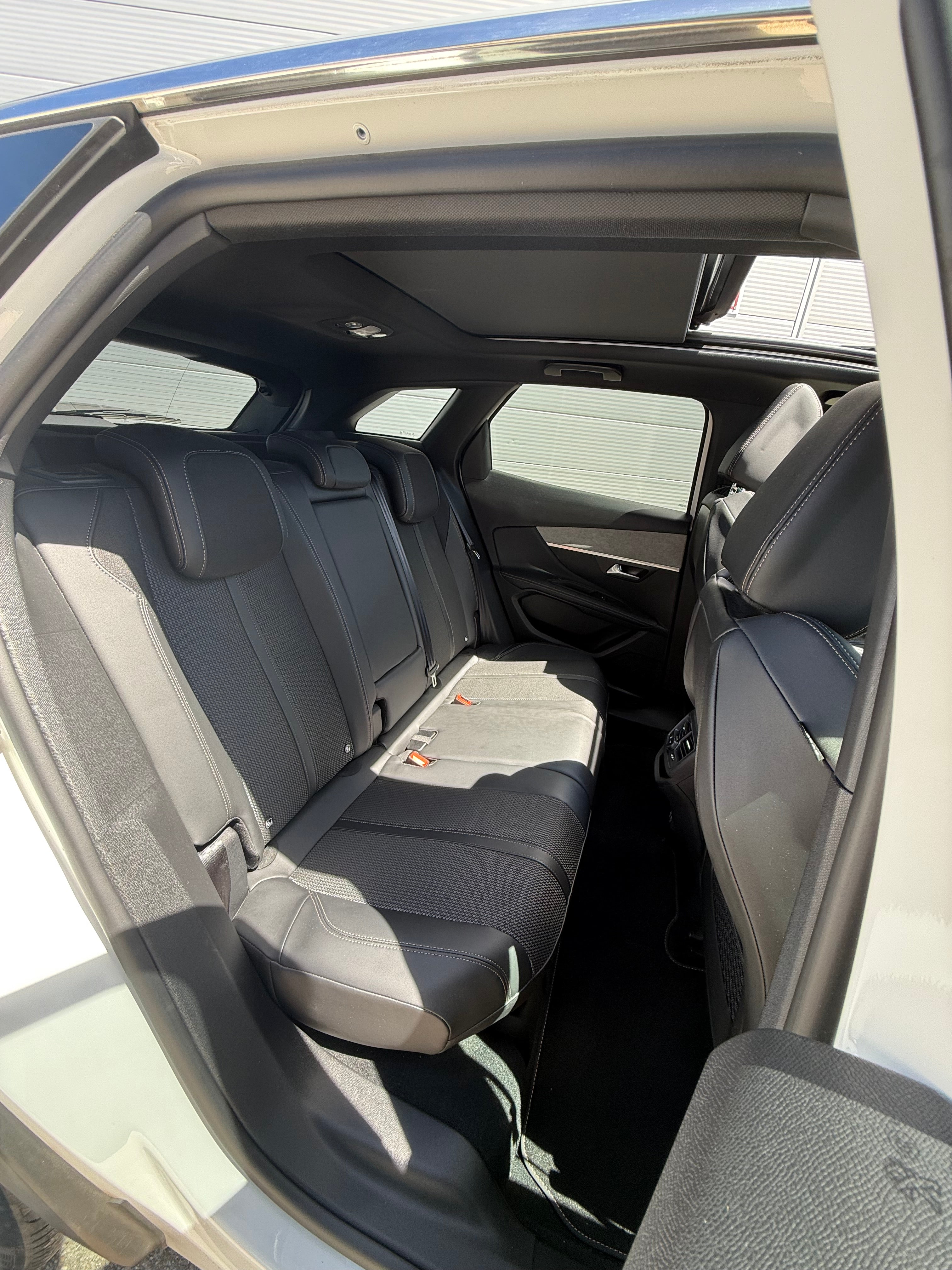 Peugeot 3008 1.2 130CH GT EAT8 Peugeot 3008 1.2 130CH GT EAT8