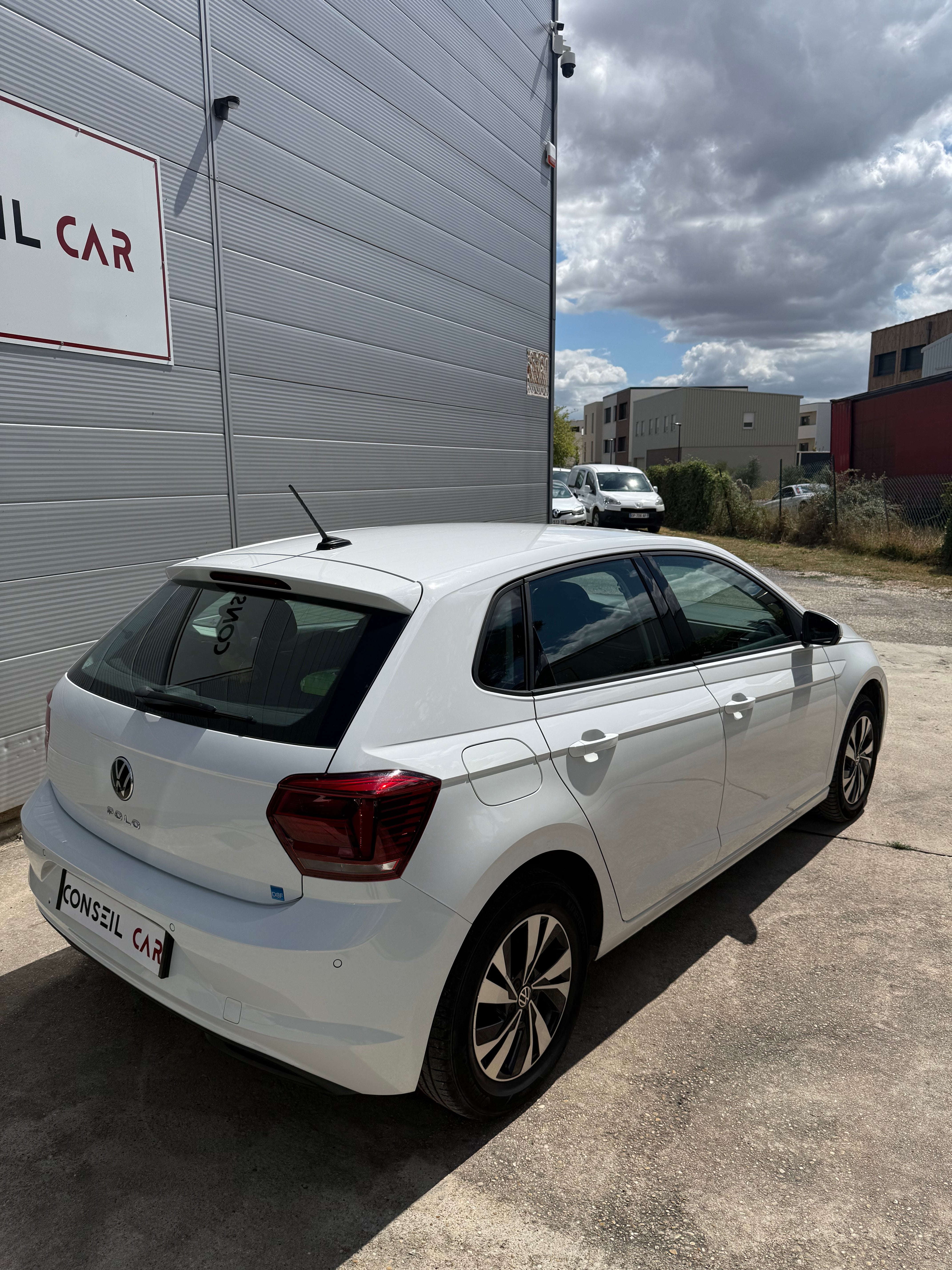Volkswagen Polo VI 1.0 MPI 80cv lounge Volkswagen Polo VI 1.0 MPI 80cv lounge