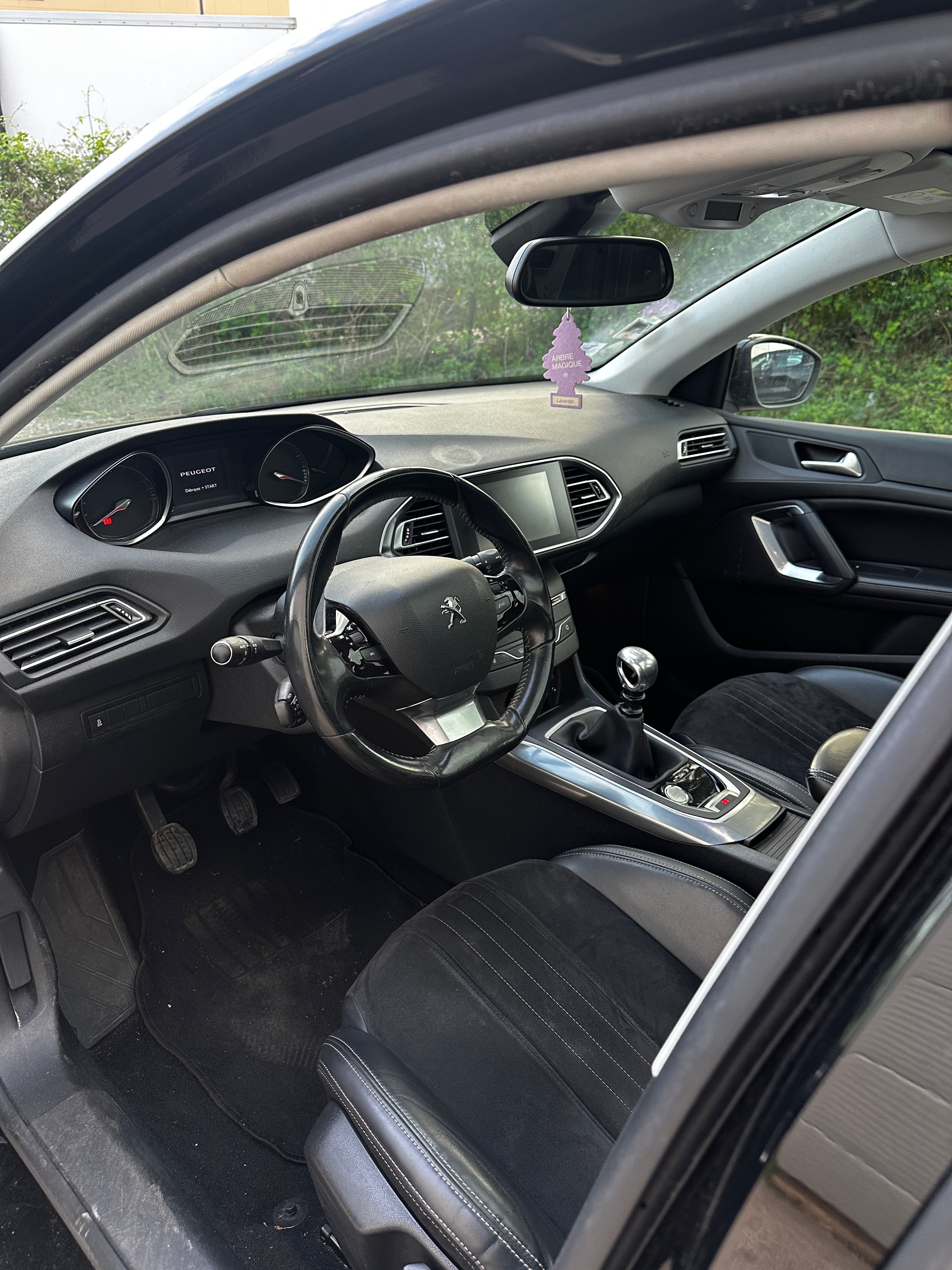 Peugeot 308 1.6 THP Féline 156cv Peugeot 308 1.6 THP Féline 156cv