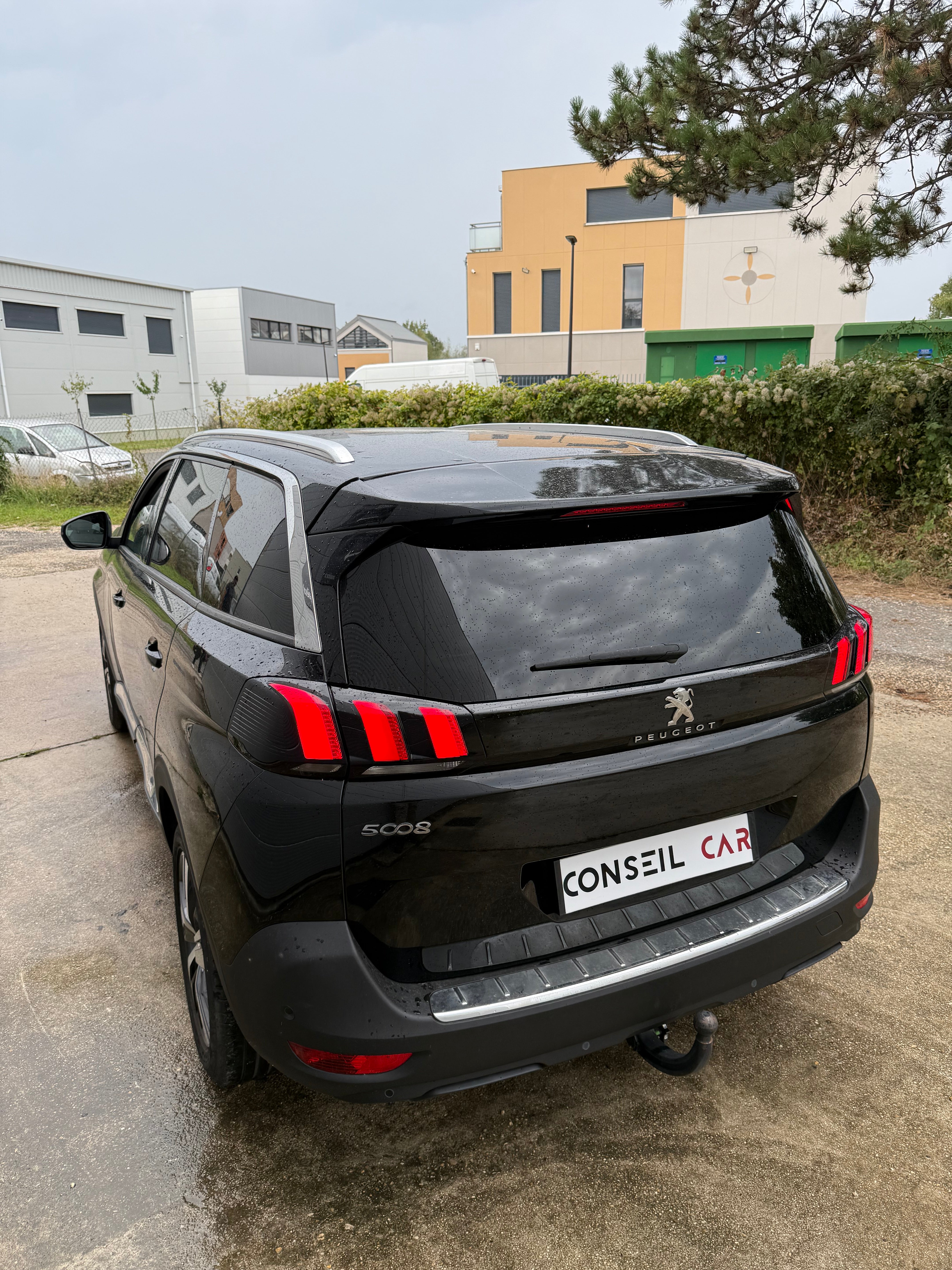 Peugeot 5008 1.5 BlueHdi 130 Allure Business Peugeot 5008 1.5 BlueHdi 130 Allure Business