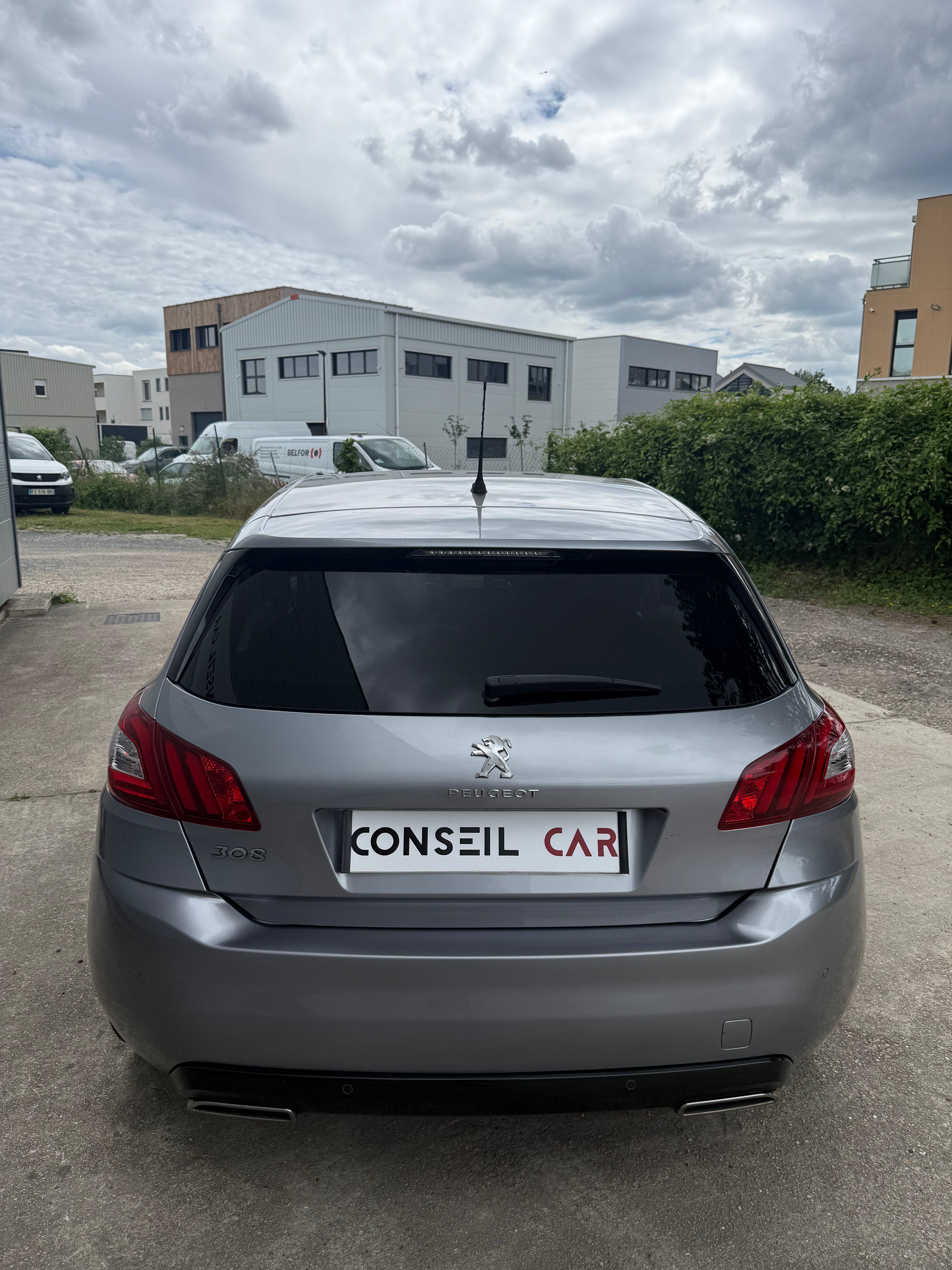 Peugeot 308 GENERATION-II 1.2 PURETECH 110 STYLE Peugeot 308 GENERATION-II 1.2 PURETECH 110 STYLE