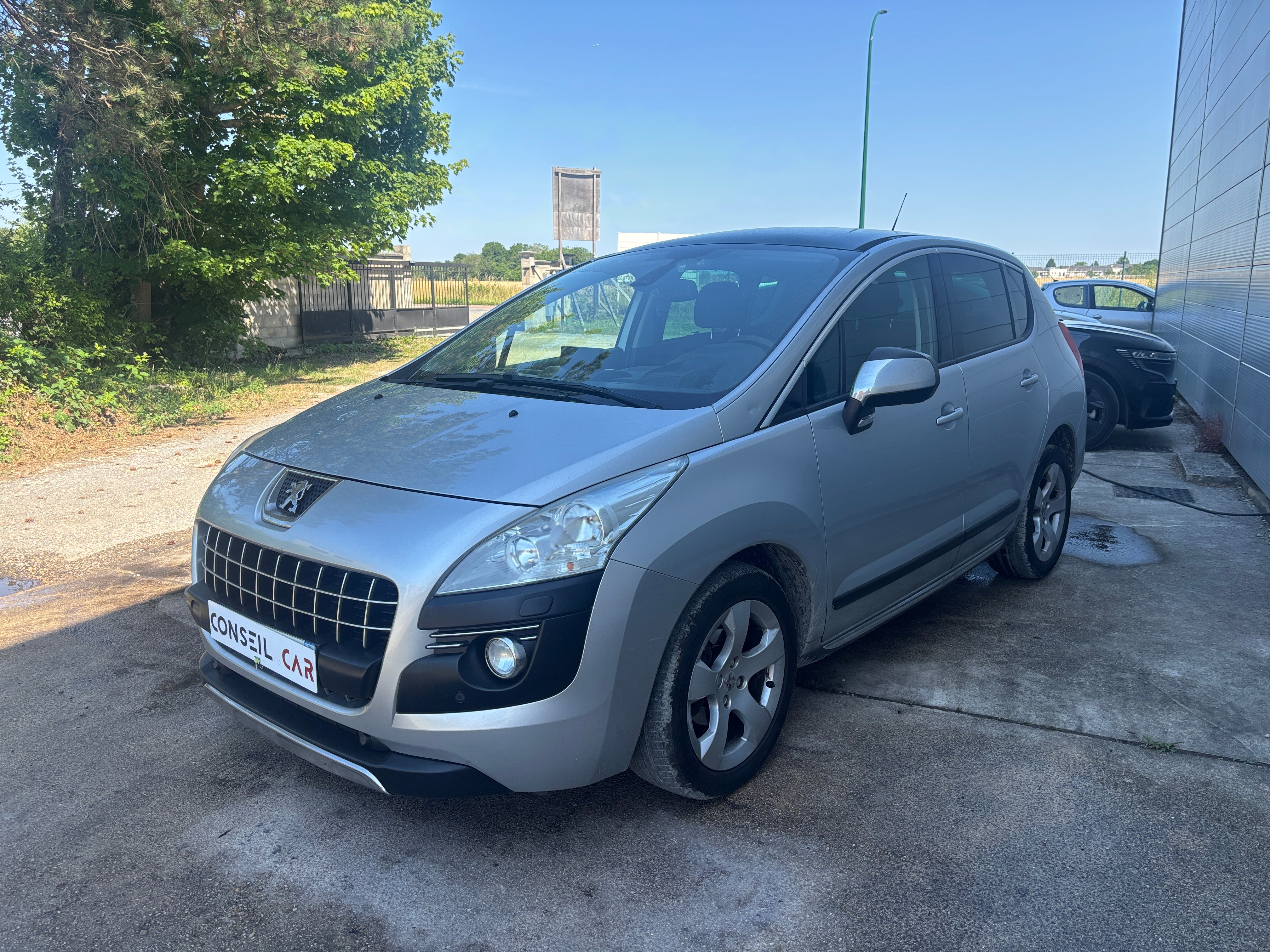 Peugeot 3008 GENERATION-I 1.6 HDI 110 FELINE Peugeot 3008 GENERATION-I 1.6 HDI 110 FELINE
