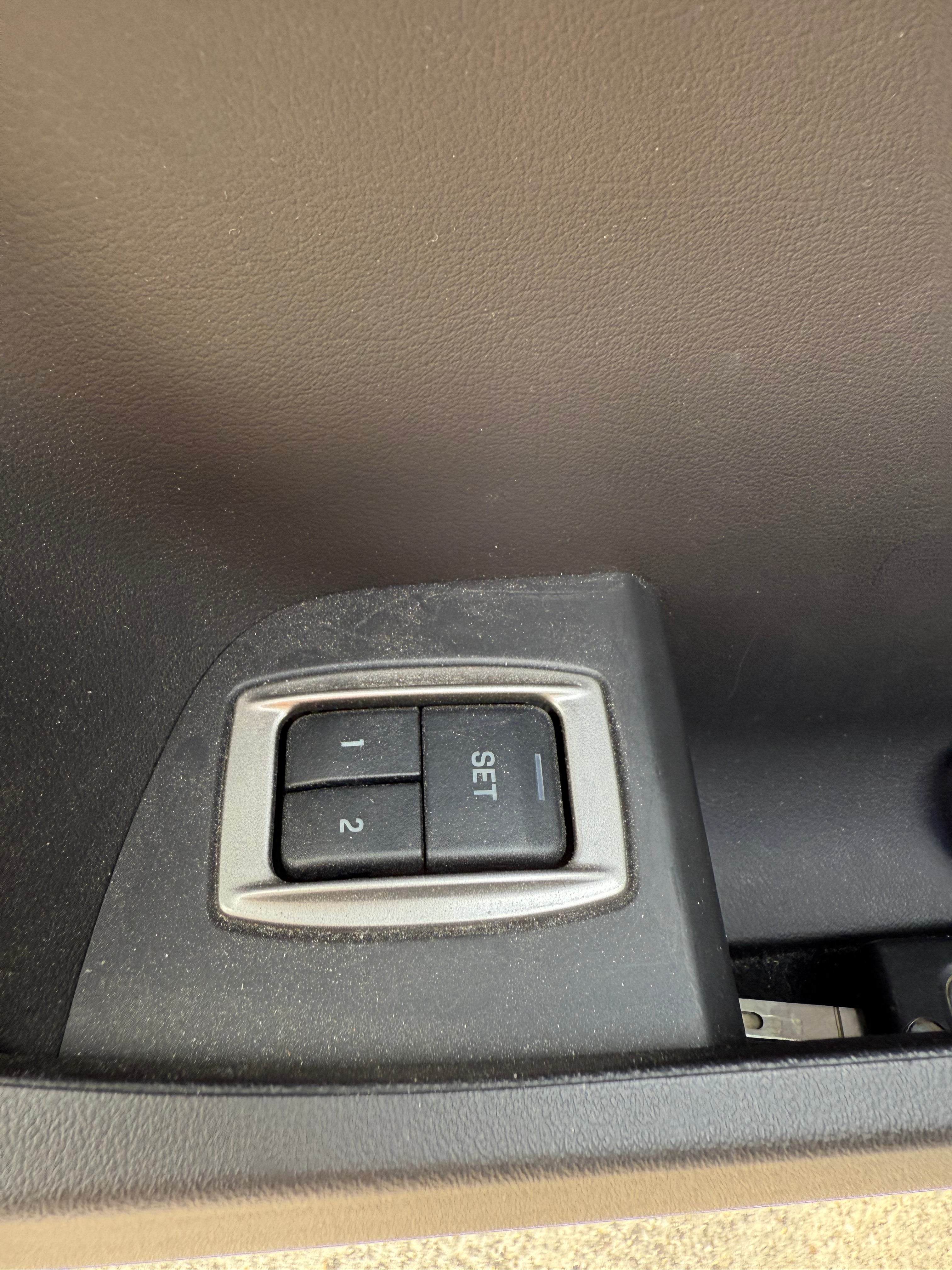 Jaguar XF 2.2D 200 LUXE PREMIUM Jaguar XF 2.2D 200 LUXE PREMIUM