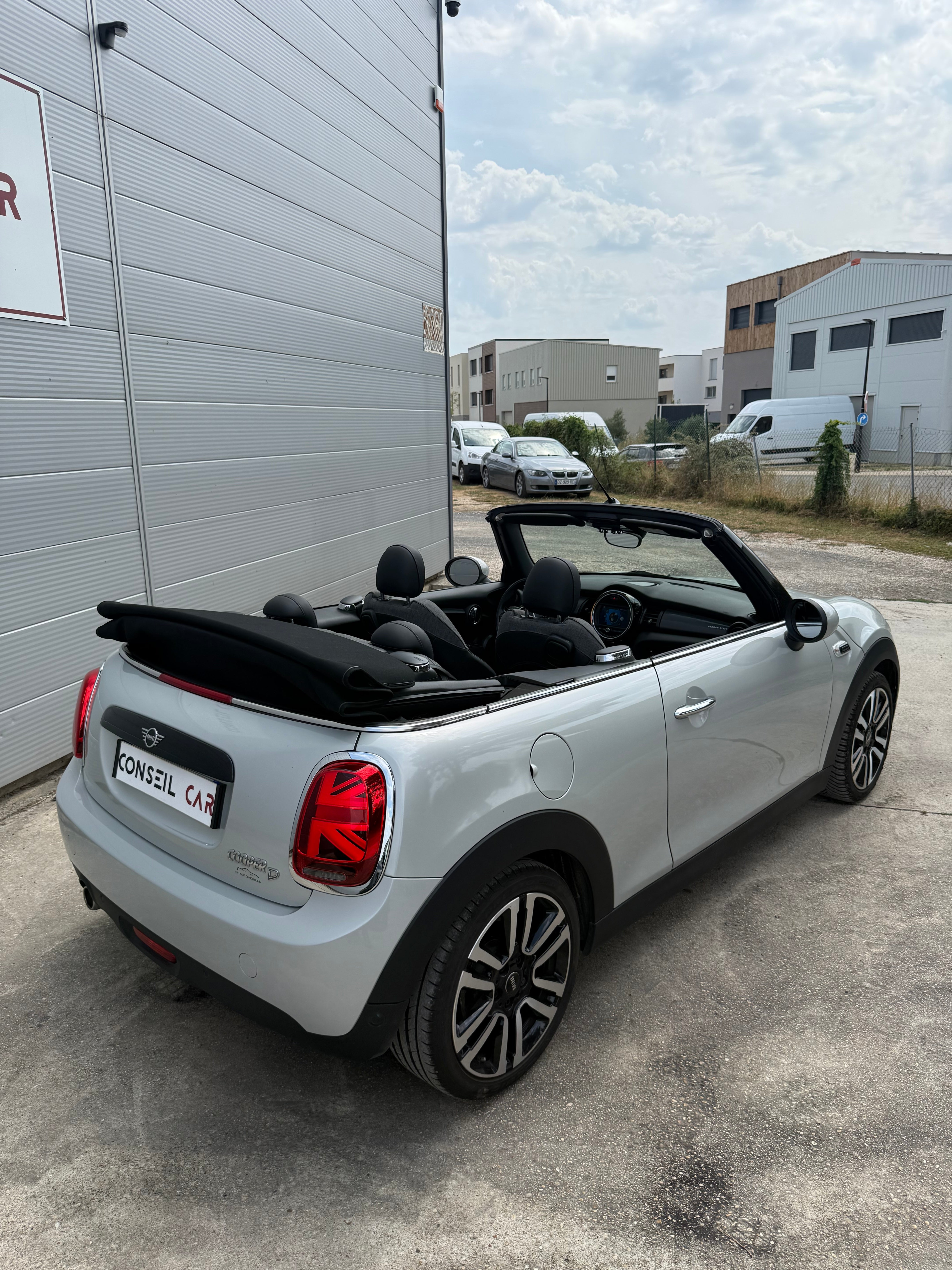 Mini Cooper Cabriolet 1.5 D 115cv BVA HEDDON STREET Mini Cooper Cabriolet 1.5 D 115cv BVA HEDDON STREET