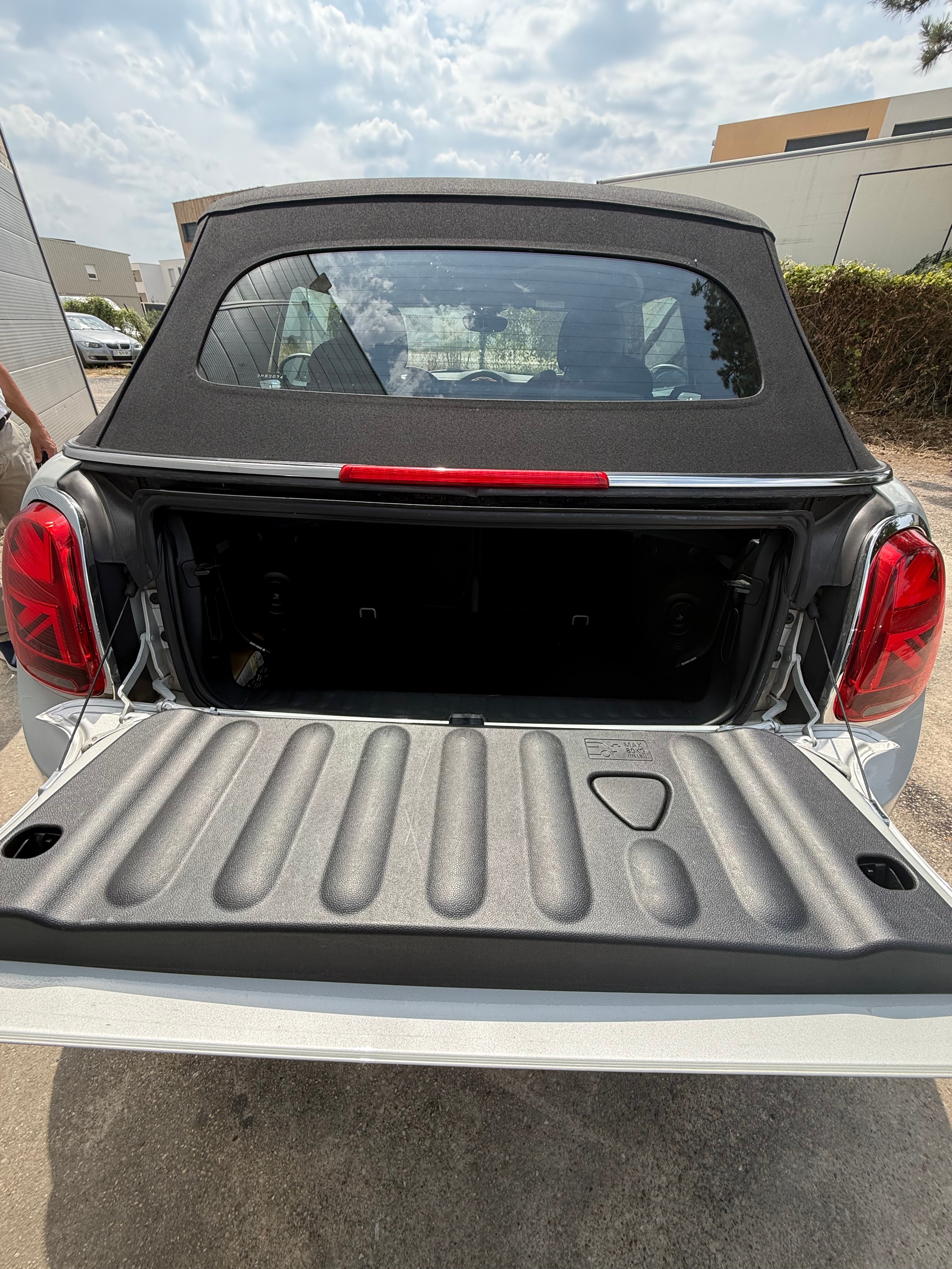 Mini Cooper Cabriolet 1.5 D 115cv BVA HEDDON STREET Mini Cooper Cabriolet 1.5 D 115cv BVA HEDDON STREET