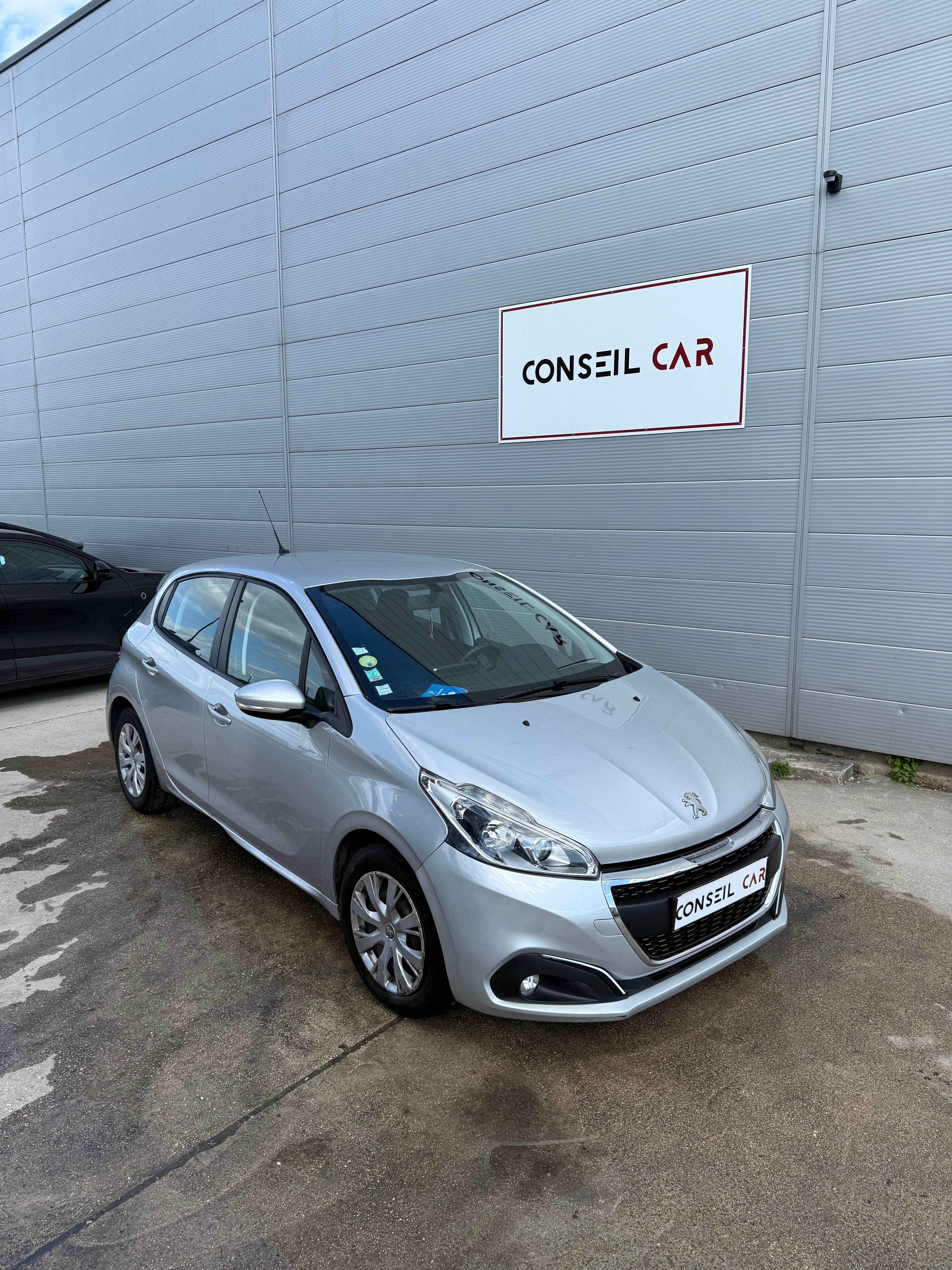 Peugeot 208 Phase 2 1.6 Blue HDi 75cv Peugeot 208 Phase 2 1.6 Blue HDi 75cv