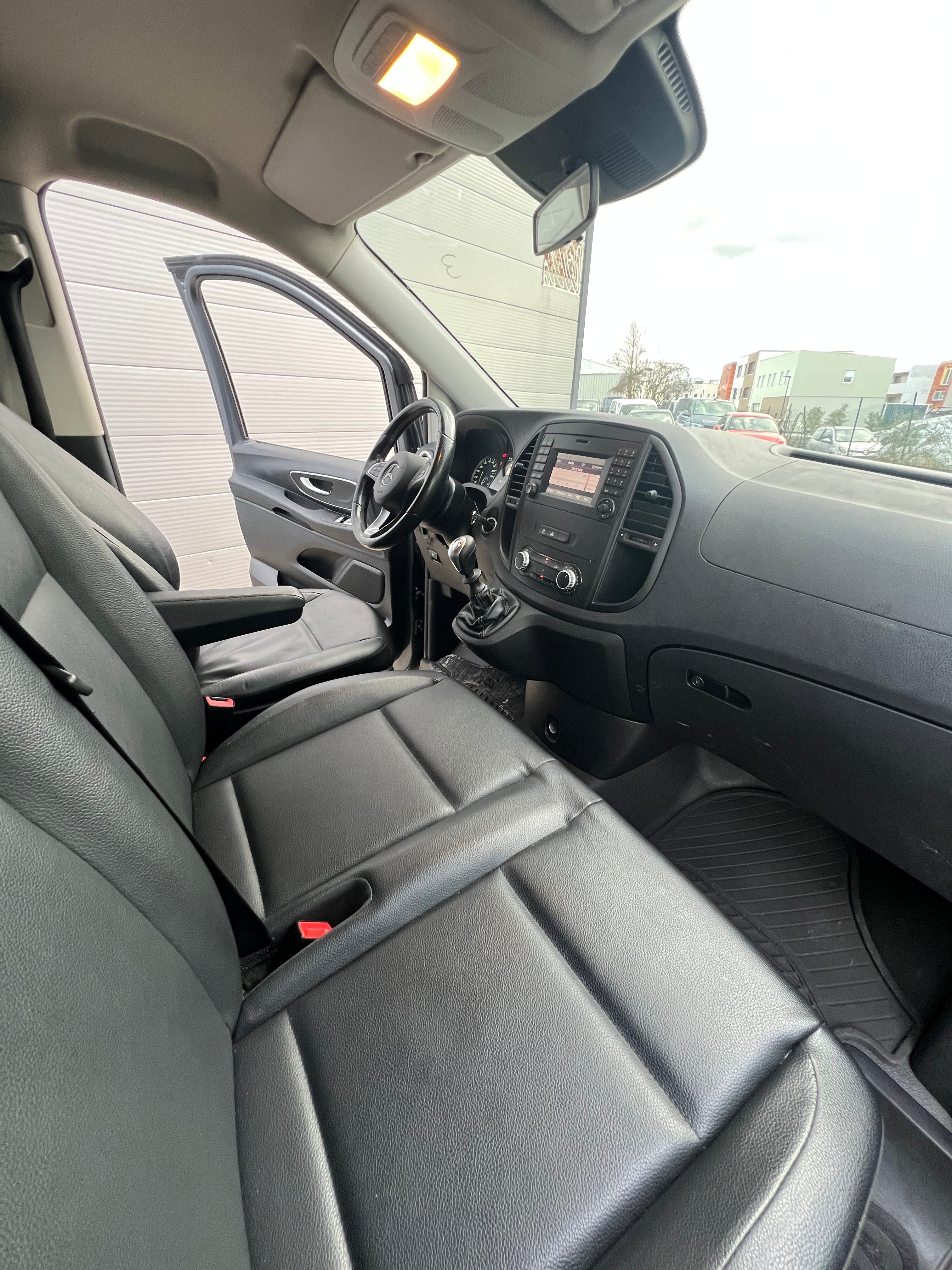 Mercedes Benz VITO Fourgon 116 2.1 CDI 163 cv Mercedes Benz VITO Fourgon 116 2.1 CDI 163 cv