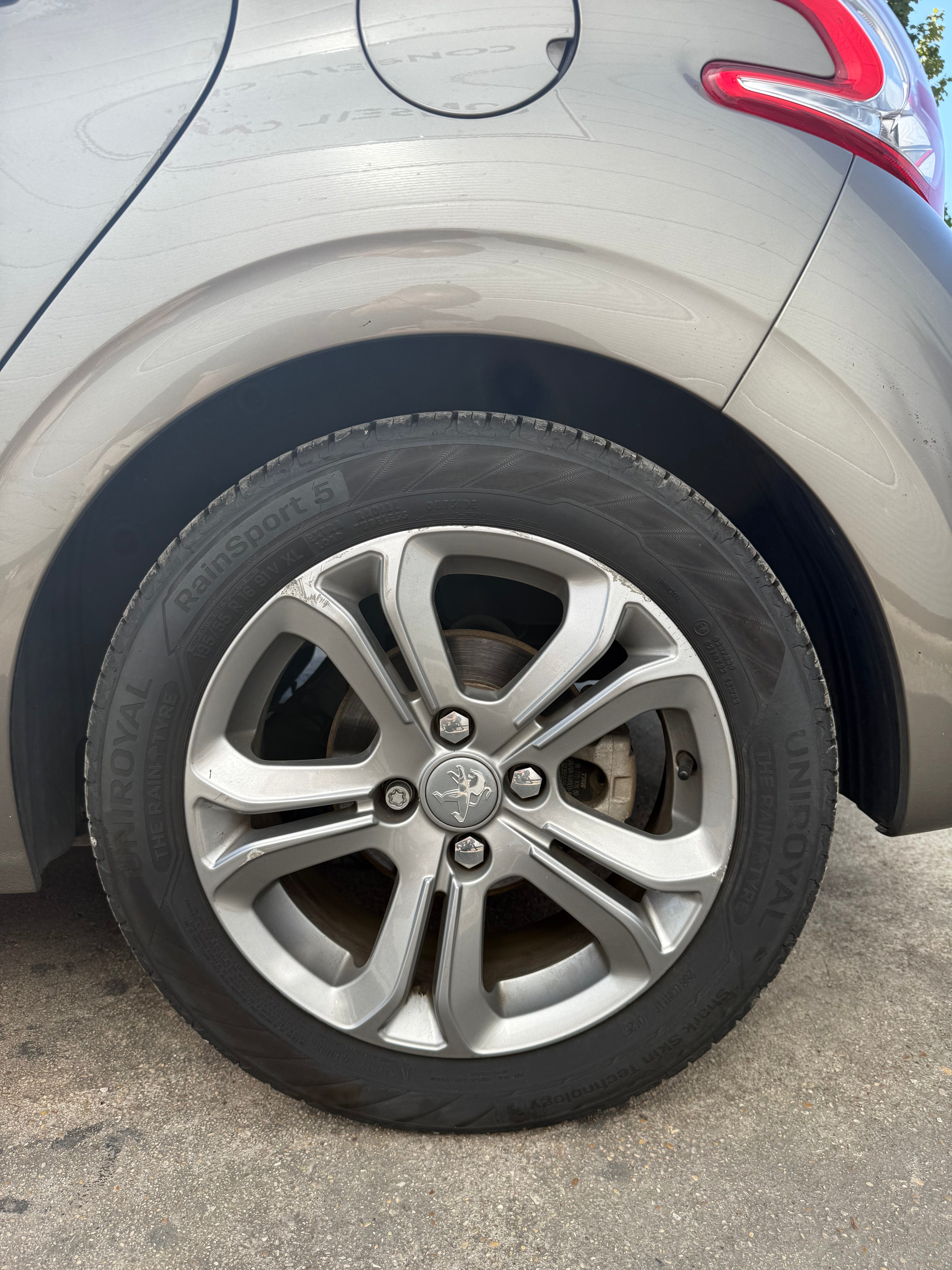 Peugeot 208 1.6VTi 120 Allure Peugeot 208 1.6VTi 120 Allure