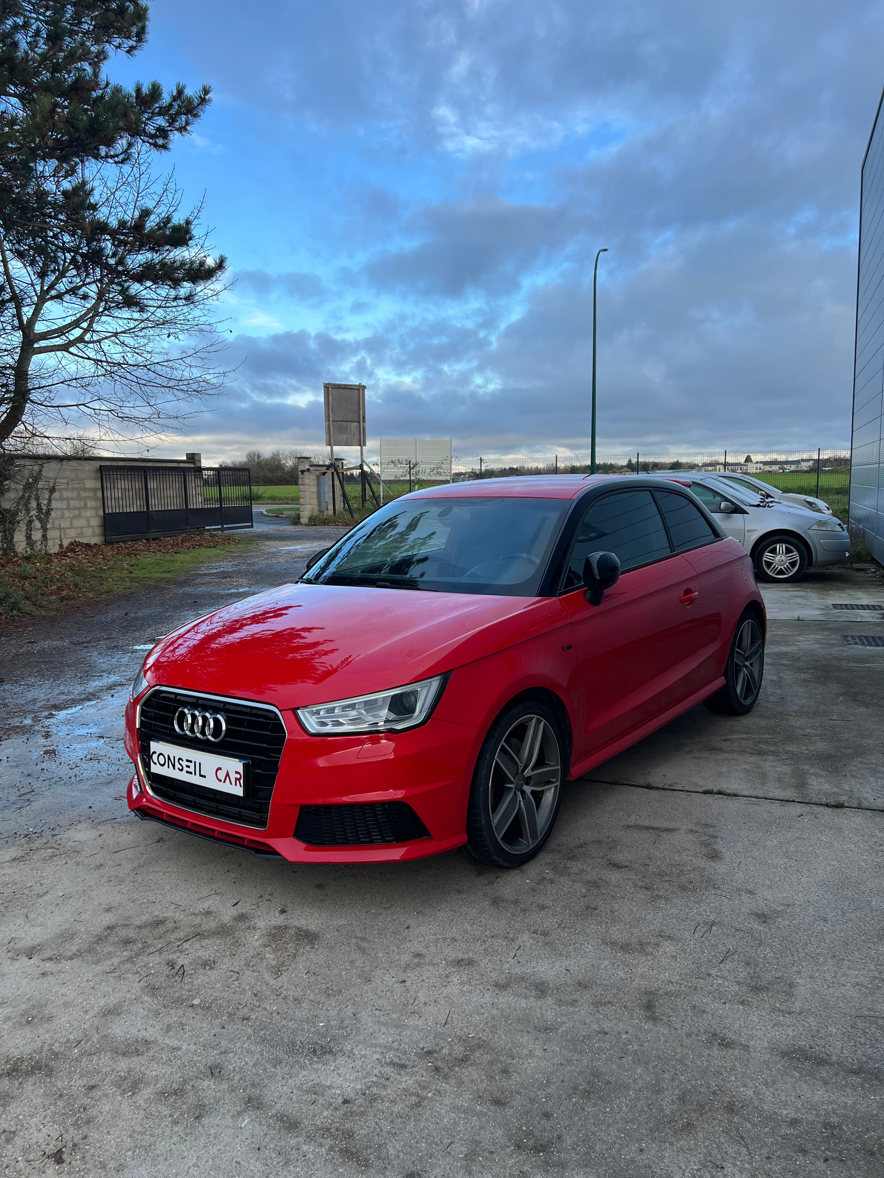 Audi A1 S-Line 1.8 TFSI 192 S-tronic Audi A1 S-Line 1.8 TFSI 192 S-tronic