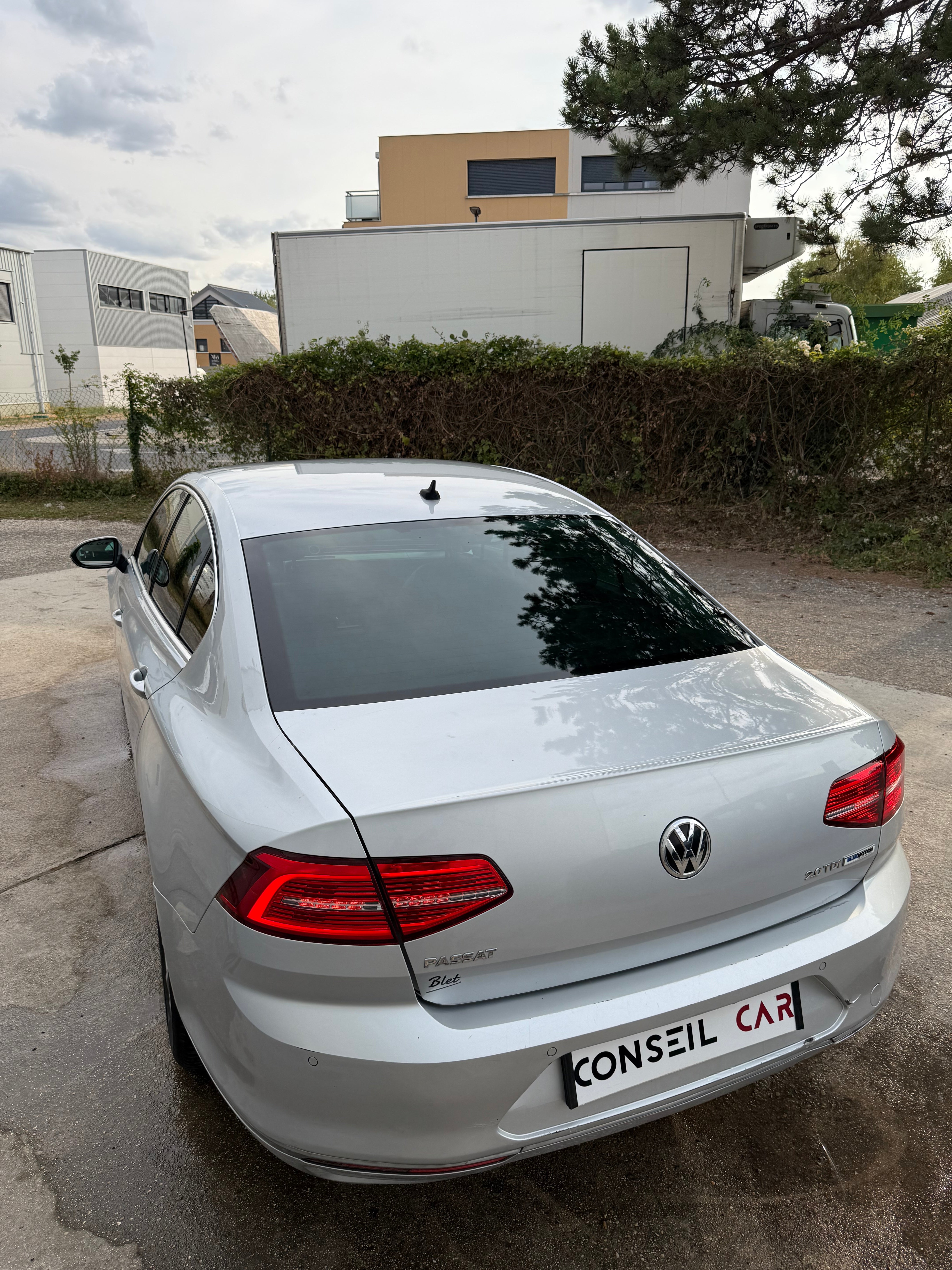 Volkswagen Passat 2.0 TDI Bluemotion 150CH Volkswagen Passat 2.0 TDI Bluemotion 150CH