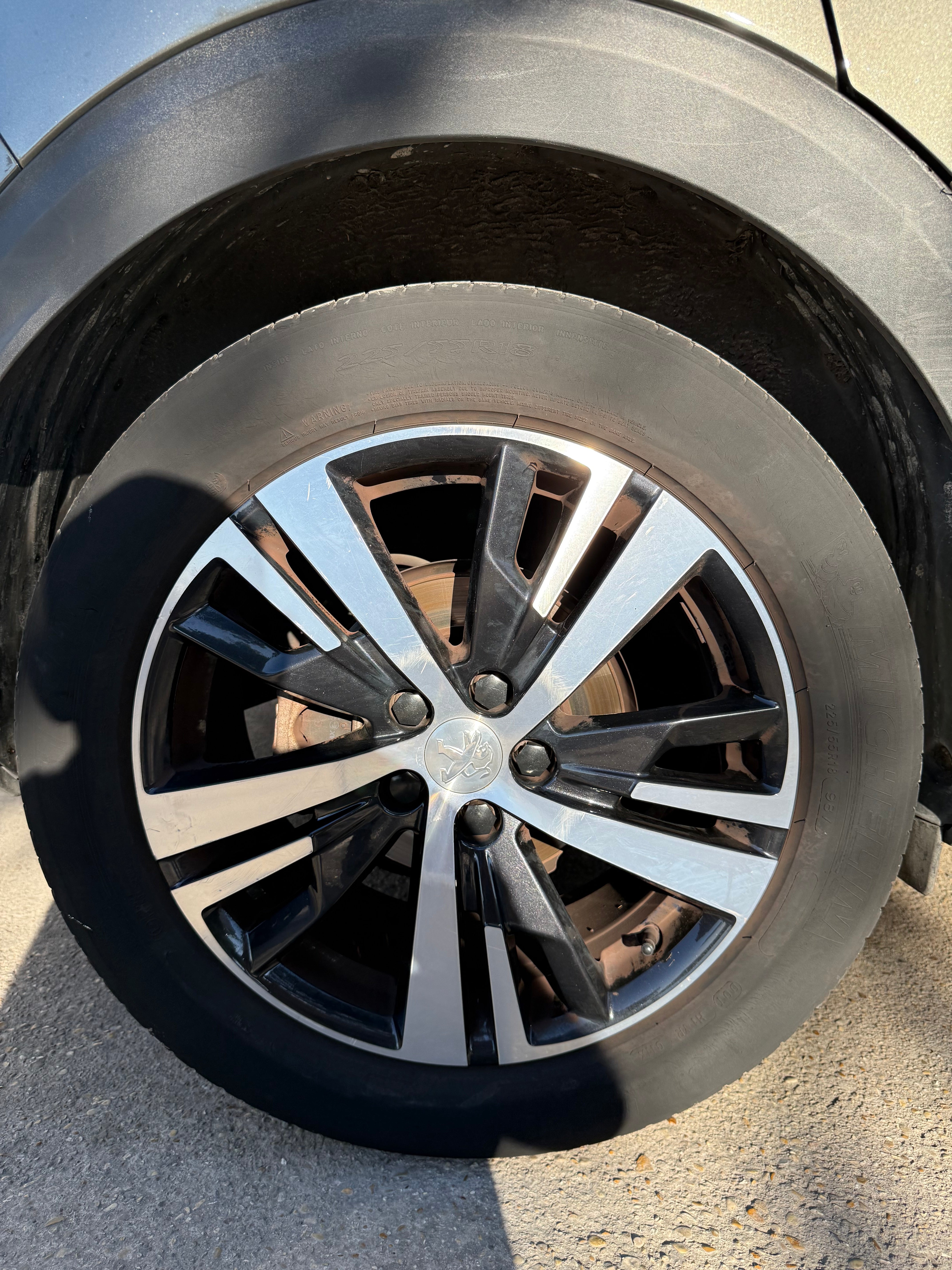 Peugeot 3008 1.6 BlueHdi 120ch Allure Peugeot 3008 1.6 BlueHdi 120ch Allure