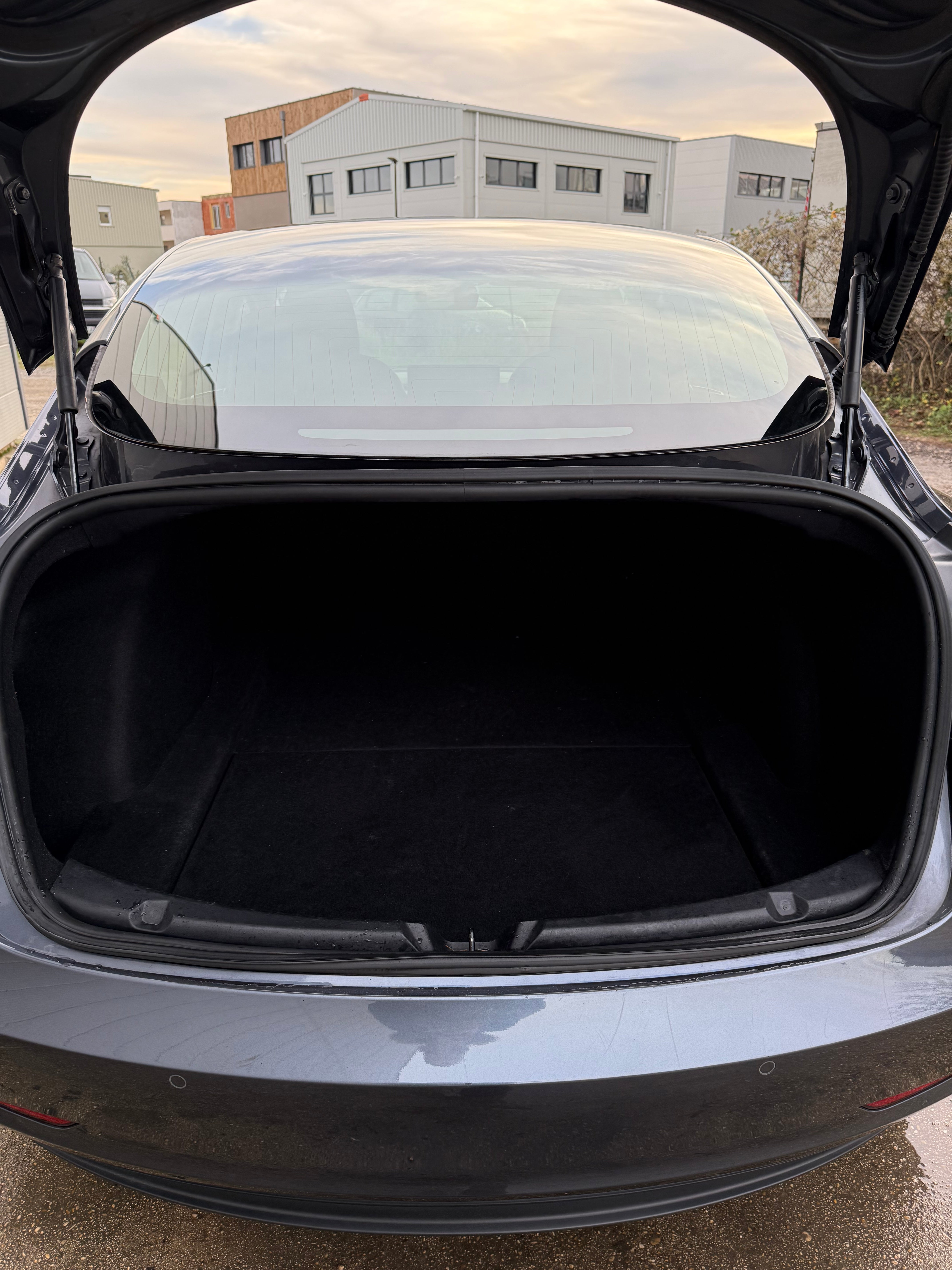 Tesla Model 3 Long Range 462CH Dual AWD Tesla Model 3 Long Range 462CH Dual AWD