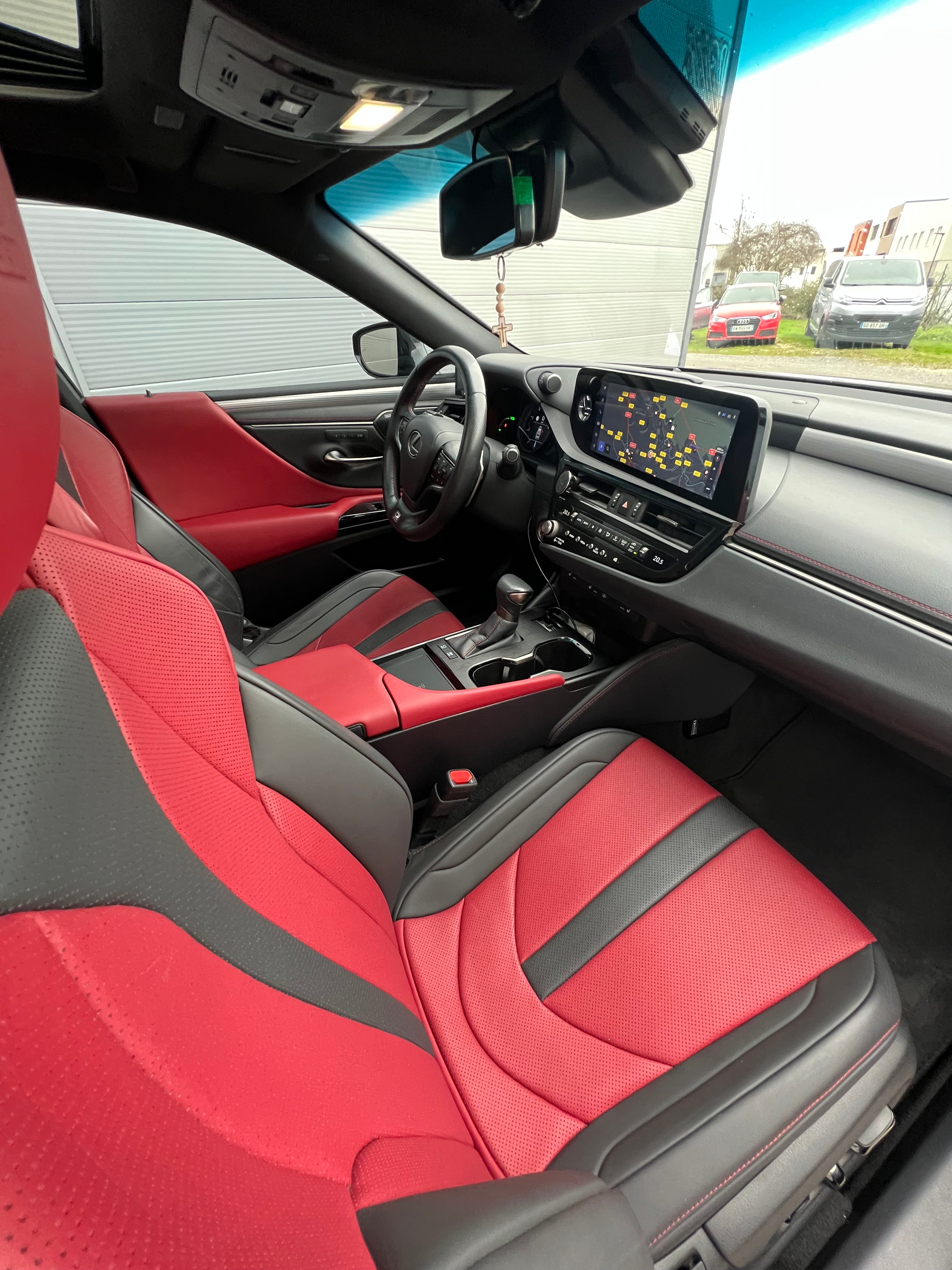 Lexus ES300H 178cv F-Sport Hybride non-rechargeable Lexus ES300H 178cv F-Sport Hybride non-rechargeable