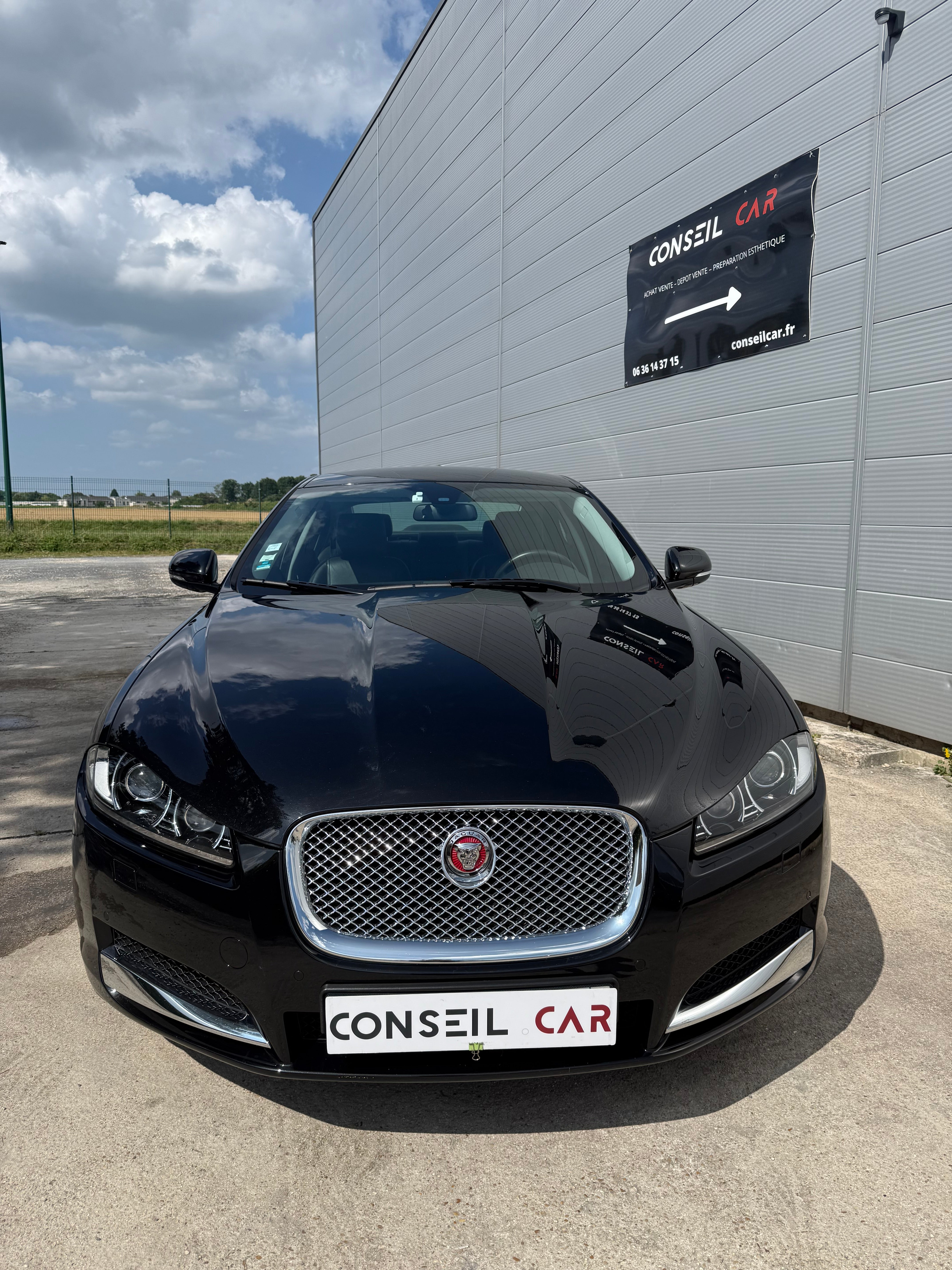 Jaguar XF 2.2D 200 LUXE PREMIUM Jaguar XF 2.2D 200 LUXE PREMIUM