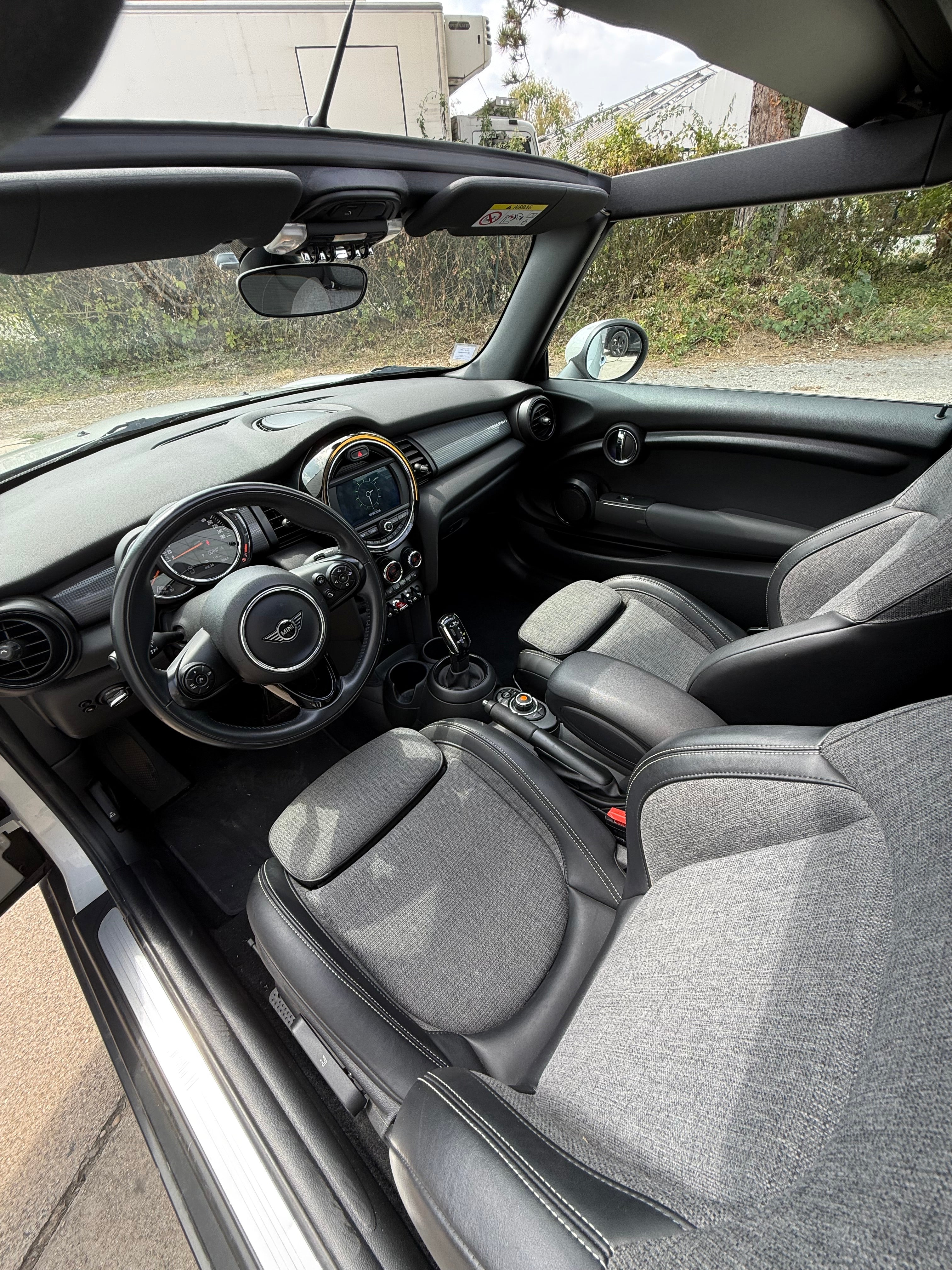 Mini Cooper Cabriolet 1.5 D 115cv BVA HEDDON STREET Mini Cooper Cabriolet 1.5 D 115cv BVA HEDDON STREET