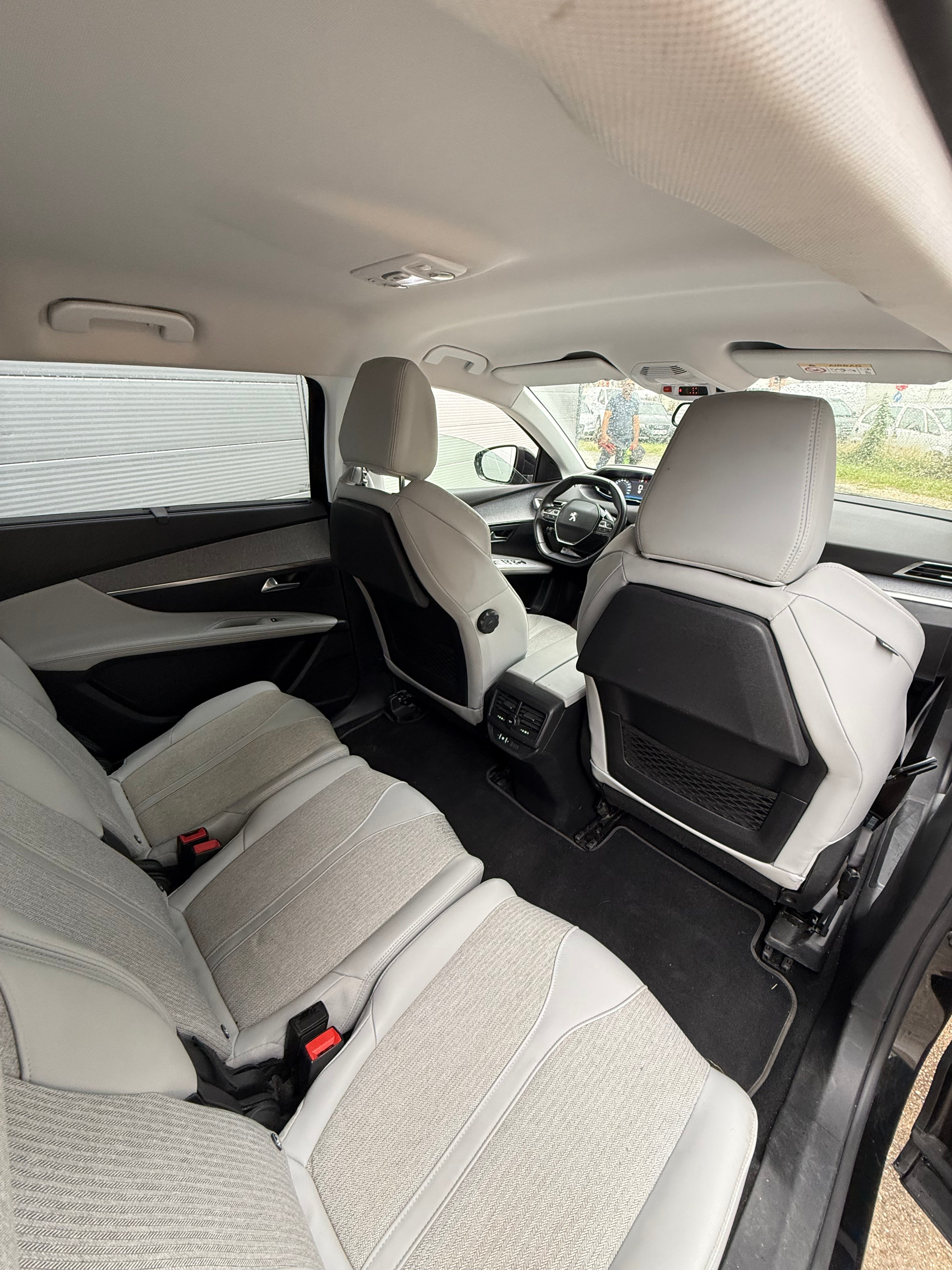 Peugeot 5008 1.5 BlueHdi 130 Allure Business Peugeot 5008 1.5 BlueHdi 130 Allure Business