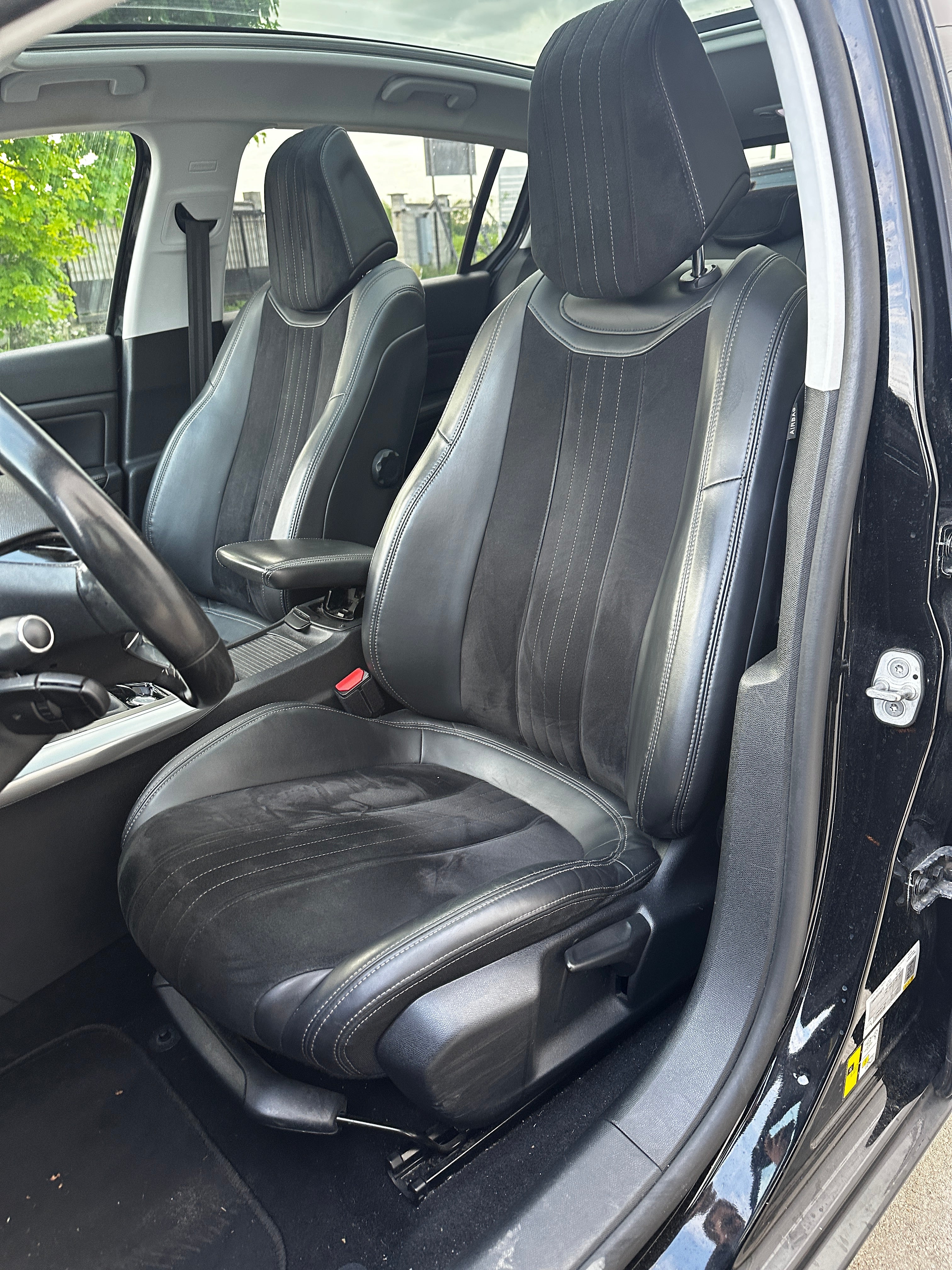 Peugeot 308 1.6 THP Féline 156cv Peugeot 308 1.6 THP Féline 156cv