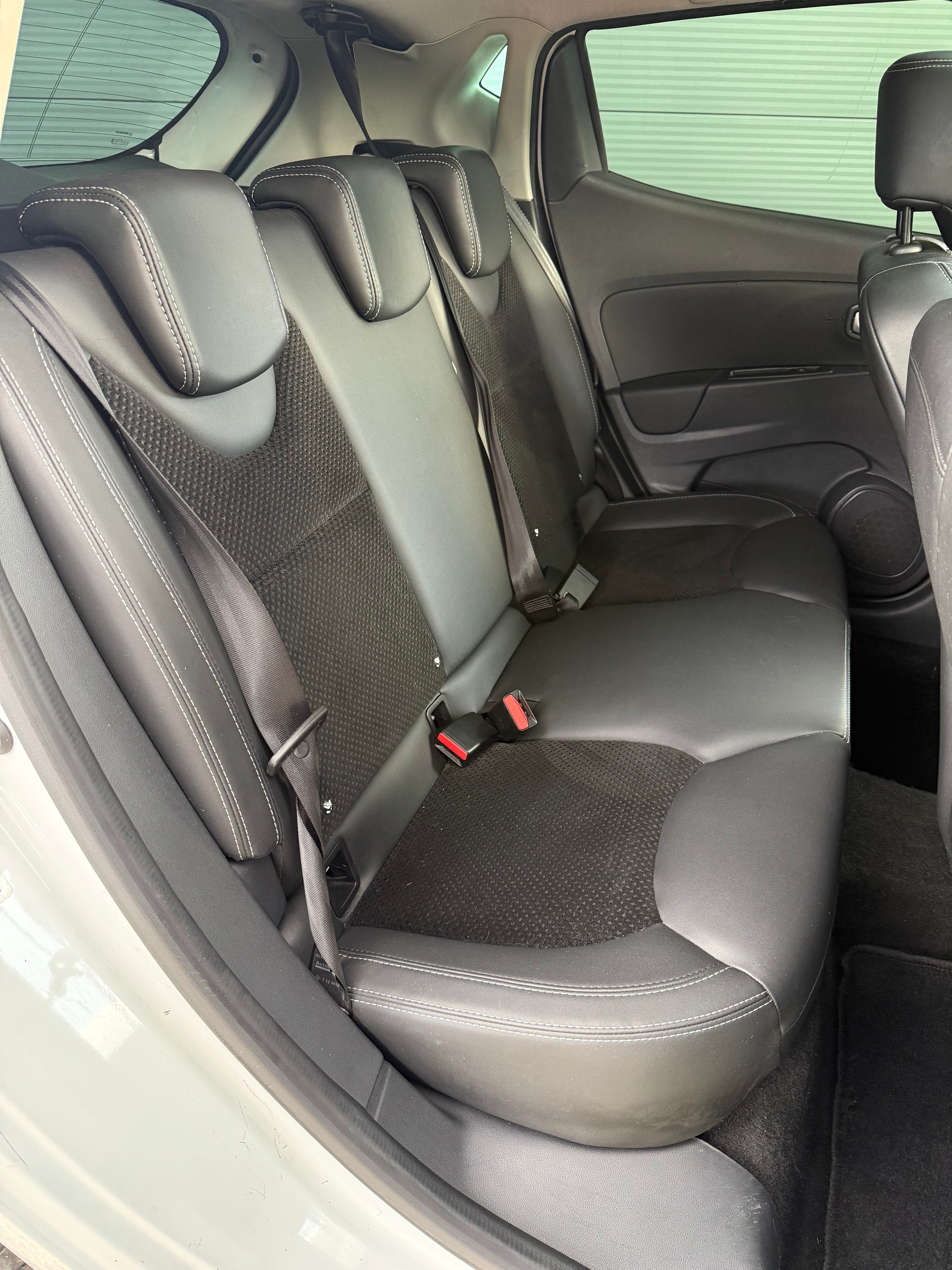 RENAULT Clio IV 1.2 75ch RENAULT Clio IV 1.2 75ch