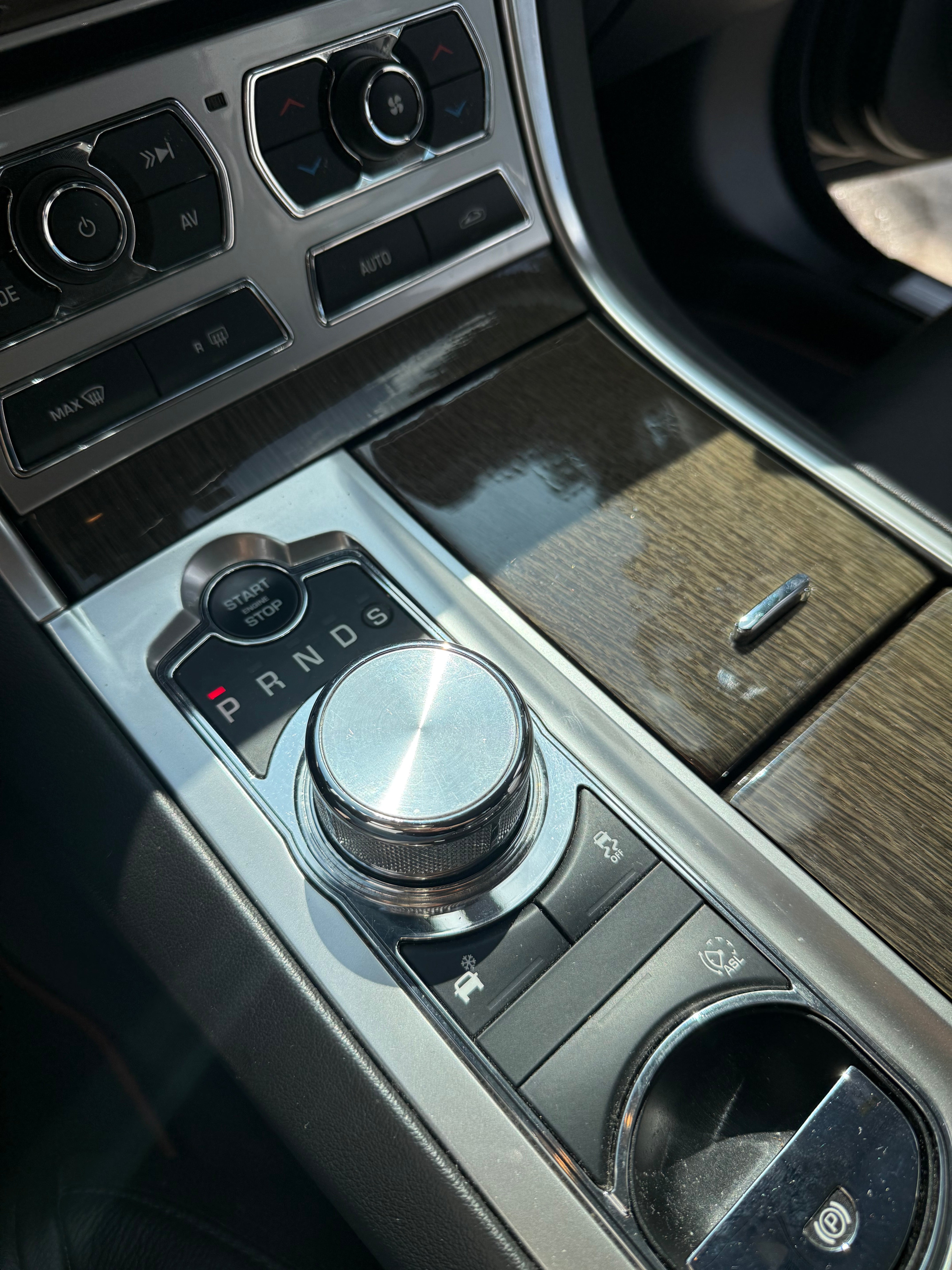 Jaguar XF 2.2D 200 LUXE PREMIUM Jaguar XF 2.2D 200 LUXE PREMIUM